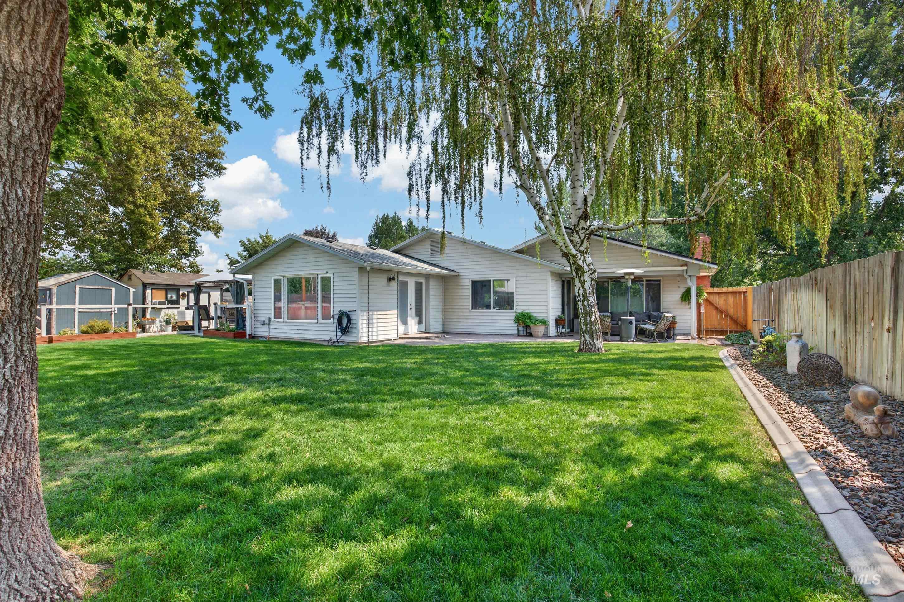 3210 Wisconsin Ave, Caldwell, Idaho 83605, 3 Bedrooms, 2 Bathrooms, Residential For Sale, Price $419,900,MLS 98997161