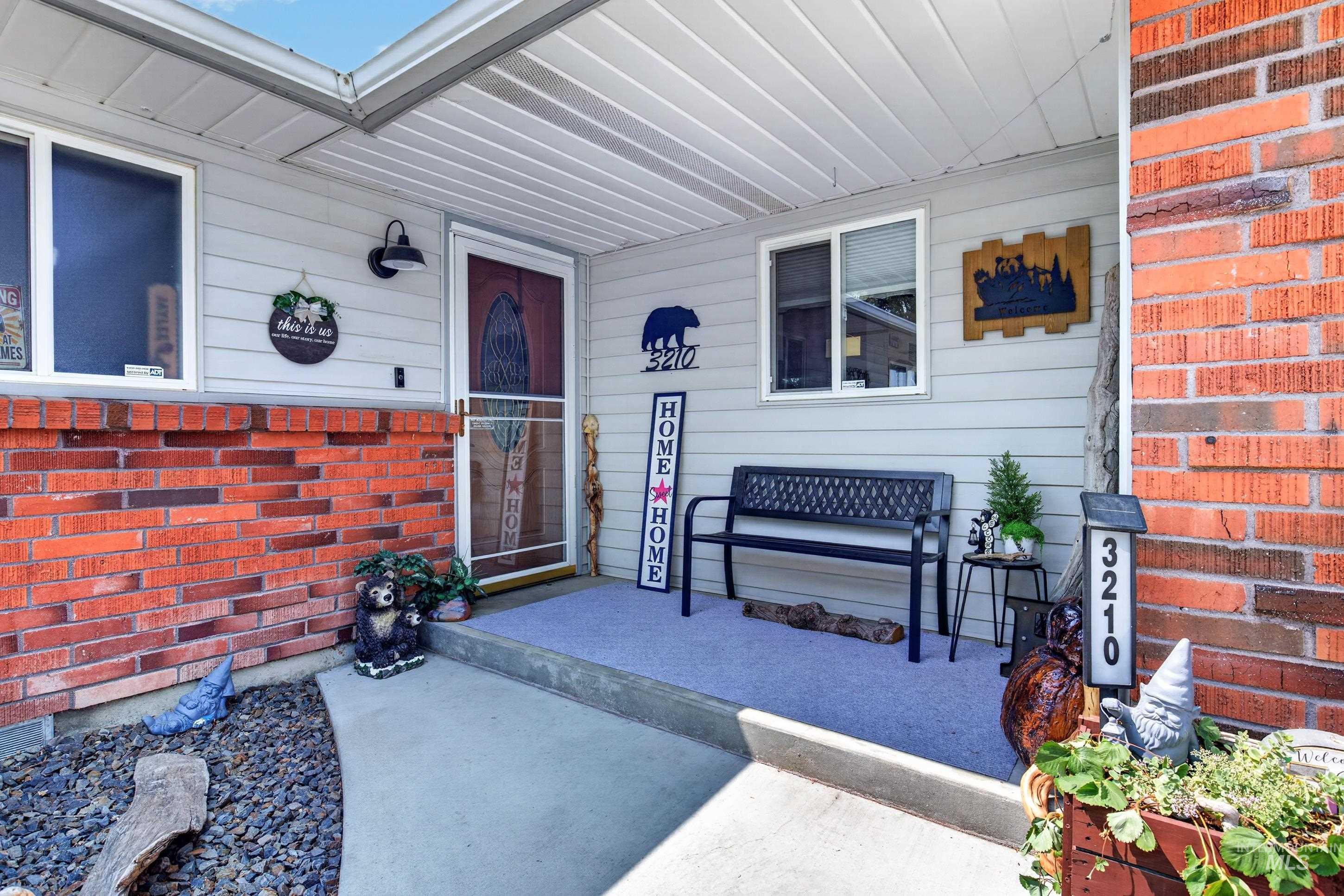 3210 Wisconsin Ave, Caldwell, Idaho 83605, 3 Bedrooms, 2 Bathrooms, Residential For Sale, Price $419,900,MLS 98997161