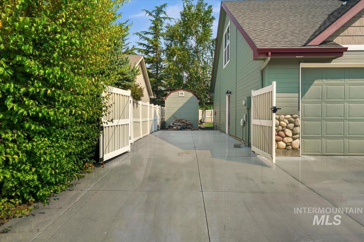 2882 S Groom Way, Meridian, Idaho 83642, 4 Bedrooms, 2.5 Bathrooms, Residential For Sale, Price $580,000,MLS 98997164