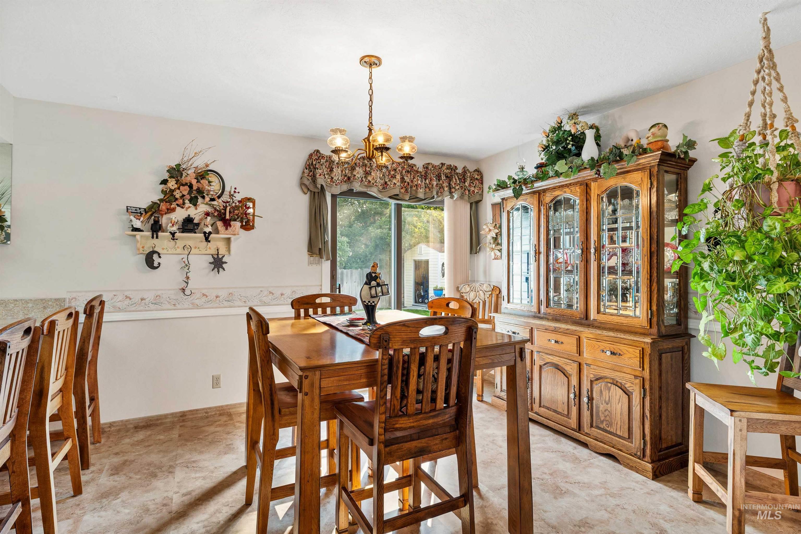2271 Sherwood Dr., Twin Falls, Idaho 83301, 3 Bedrooms, 3 Bathrooms, Residential For Sale, Price $429,900,MLS 98997166