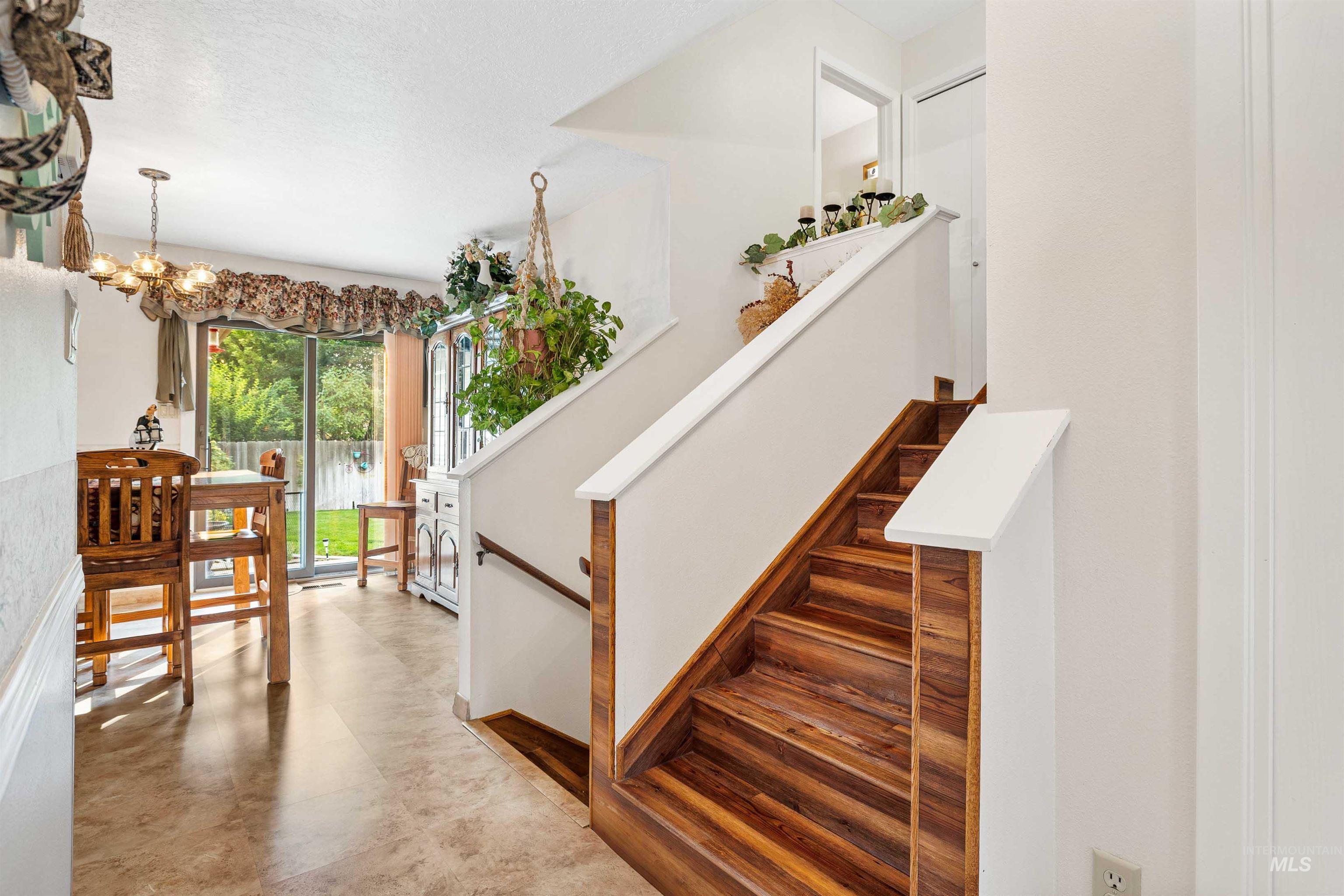 2271 Sherwood Dr., Twin Falls, Idaho 83301, 3 Bedrooms, 3 Bathrooms, Residential For Sale, Price $429,900,MLS 98997166