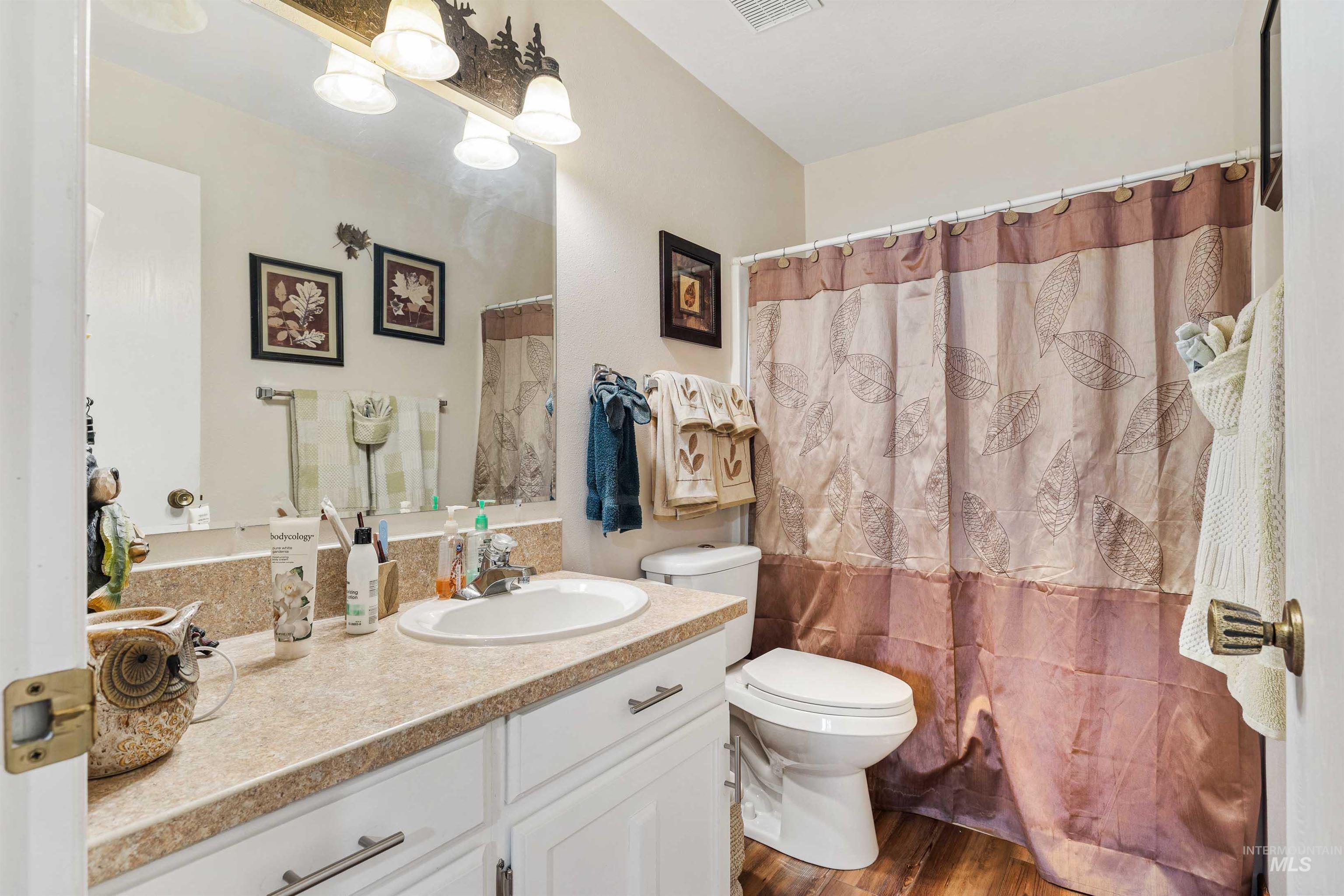 2271 Sherwood Dr., Twin Falls, Idaho 83301, 3 Bedrooms, 3 Bathrooms, Residential For Sale, Price $429,900,MLS 98997166