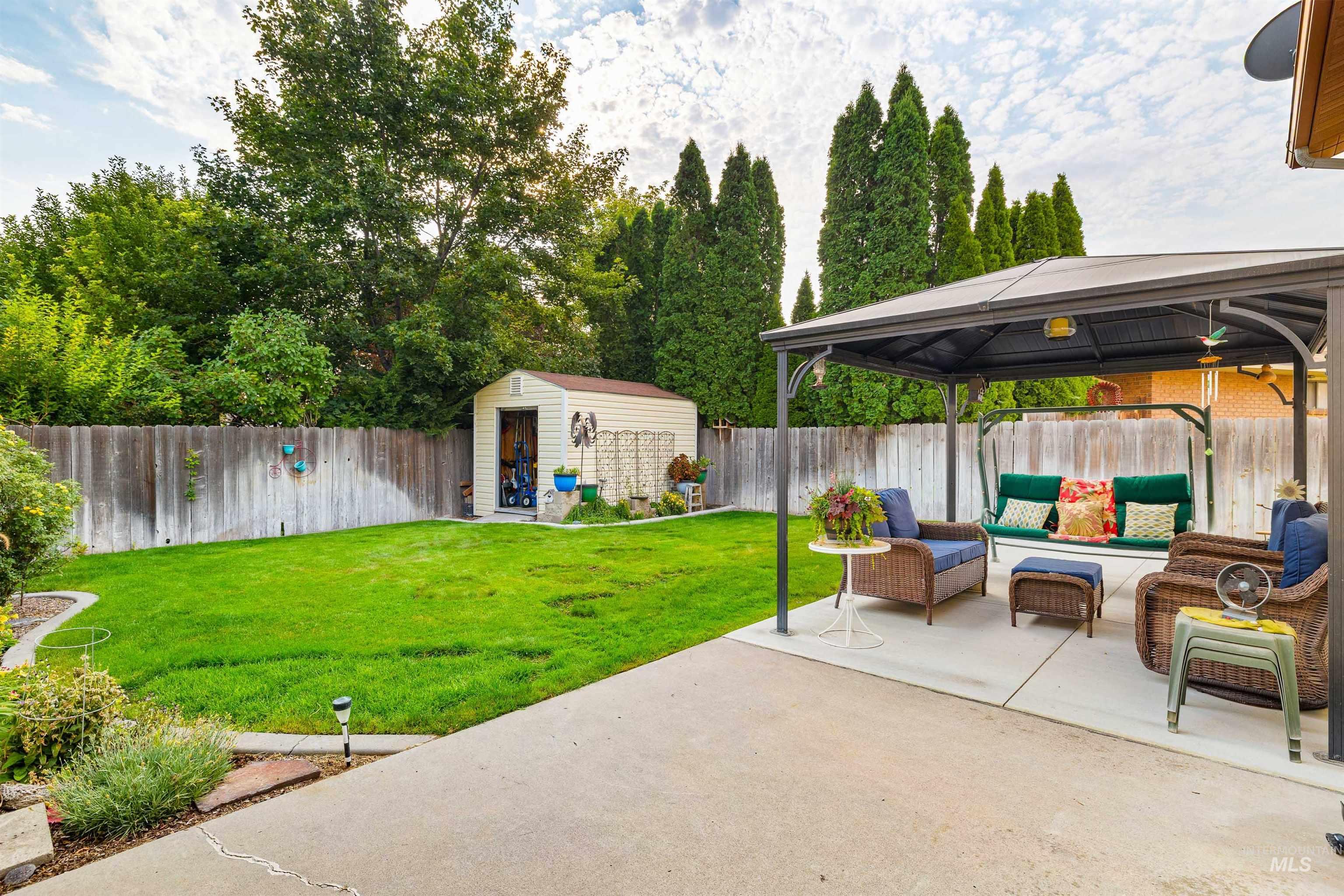 2271 Sherwood Dr., Twin Falls, Idaho 83301, 3 Bedrooms, 3 Bathrooms, Residential For Sale, Price $429,900,MLS 98997166