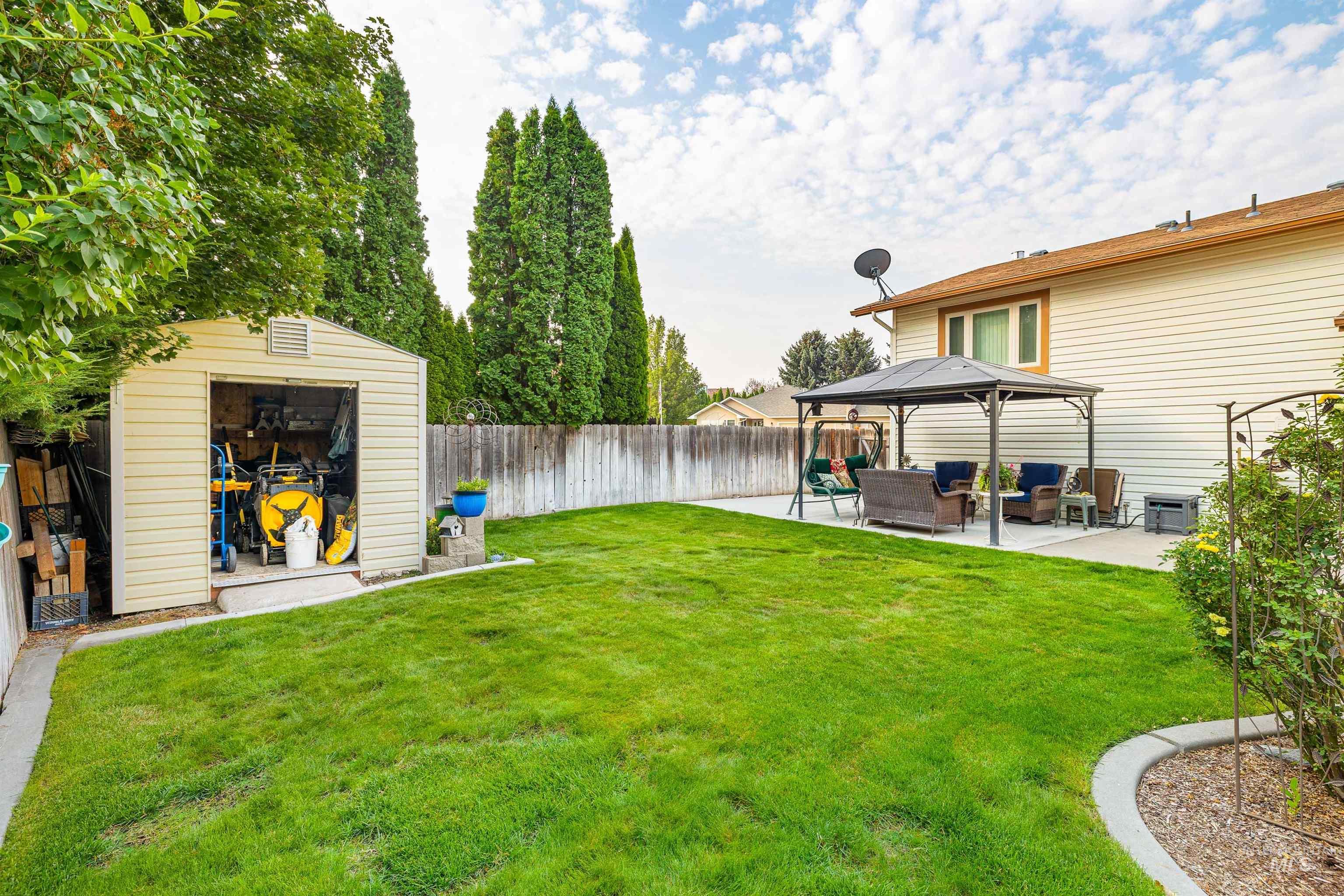 2271 Sherwood Dr., Twin Falls, Idaho 83301, 3 Bedrooms, 3 Bathrooms, Residential For Sale, Price $429,900,MLS 98997166