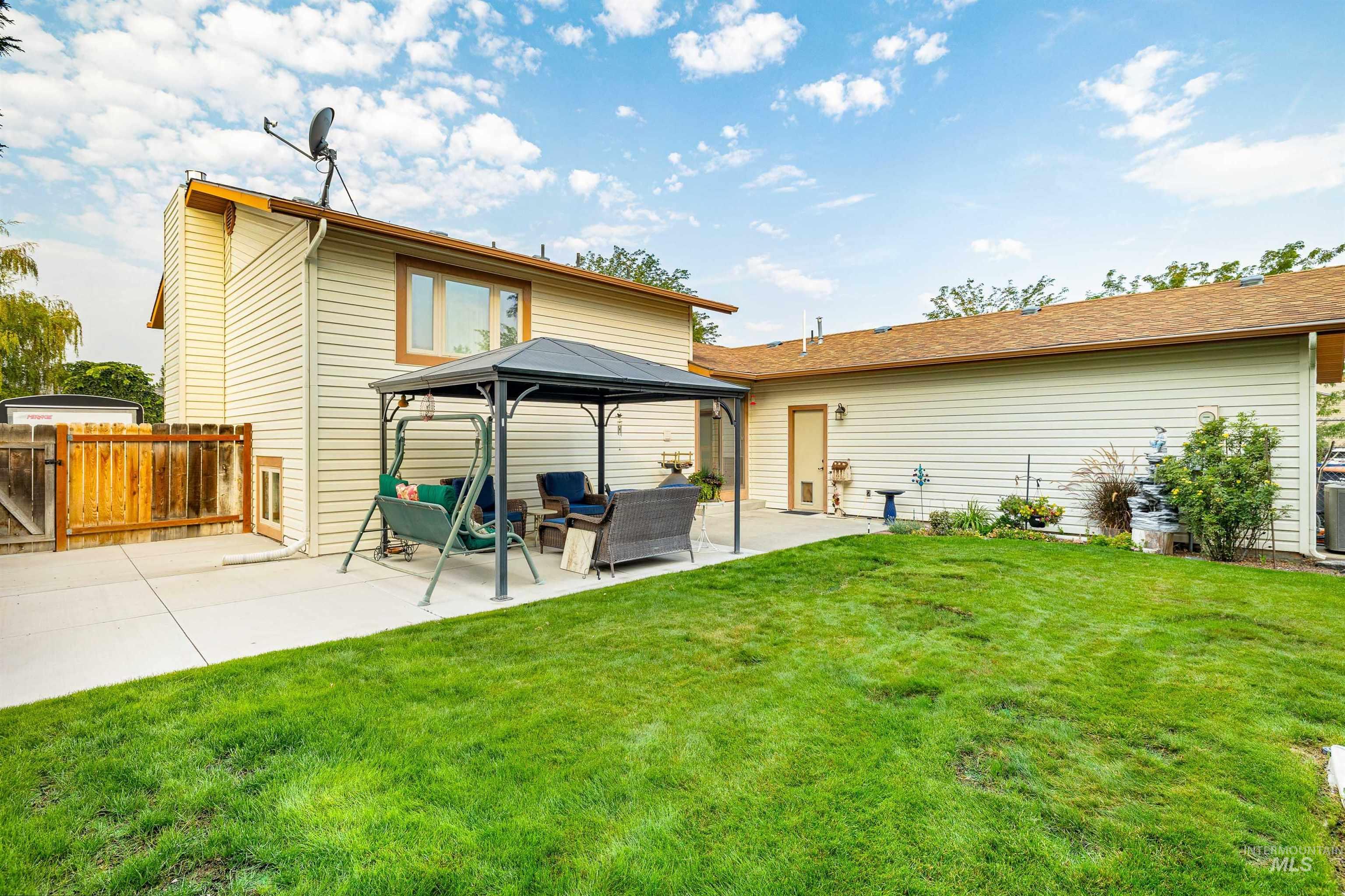 2271 Sherwood Dr., Twin Falls, Idaho 83301, 3 Bedrooms, 3 Bathrooms, Residential For Sale, Price $429,900,MLS 98997166