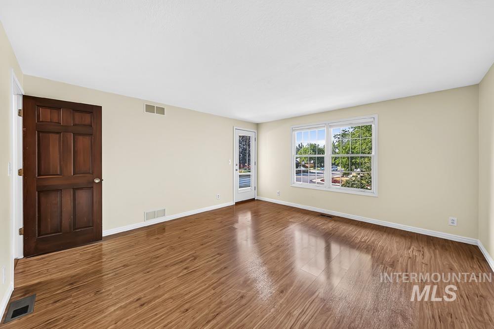 10837 W Sandpiper St, Boise, Idaho 83709, 4 Bedrooms, 3 Bathrooms, Residential For Sale, Price $699,900,MLS 98997167