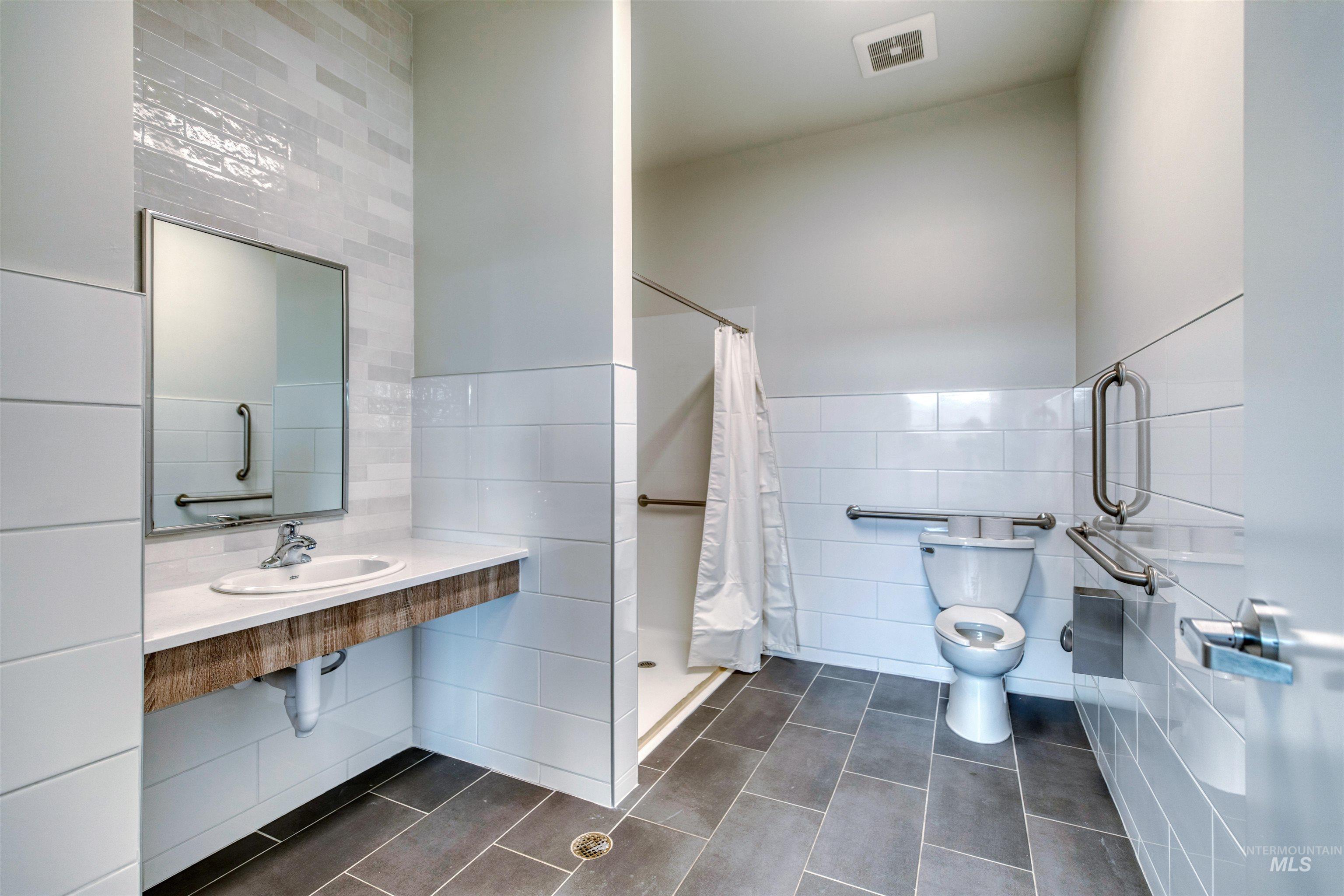 2007 S Saturn Way, Boise, Idaho 83709, Business/Commercial For Sale, Price $245,000, 98997169