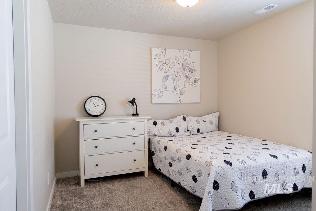 2046 S Hills Ave, Meridian, Idaho 83642, 2 Bedrooms, 2 Bathrooms, Residential For Sale, Price $424,900,MLS 98997175