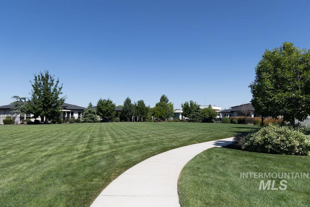 2046 S Hills Ave, Meridian, Idaho 83642, 2 Bedrooms, 2 Bathrooms, Residential For Sale, Price $424,900,MLS 98997175