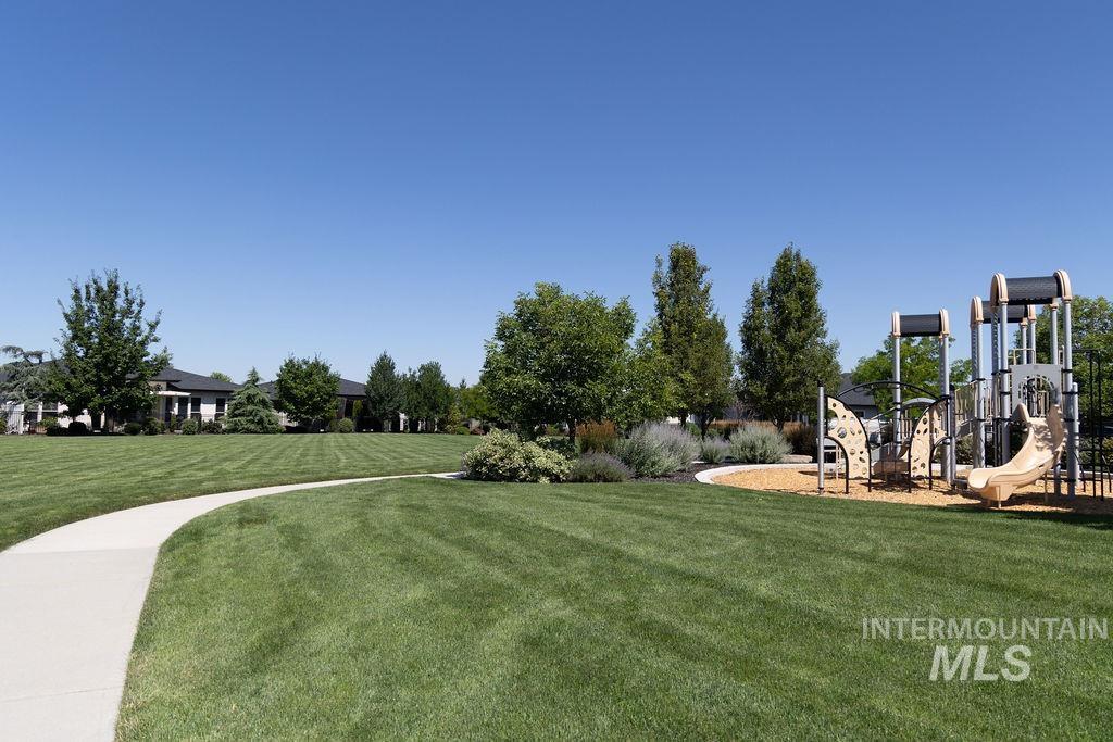2046 S Hills Ave, Meridian, Idaho 83642, 2 Bedrooms, 2 Bathrooms, Residential For Sale, Price $424,900,MLS 98997175