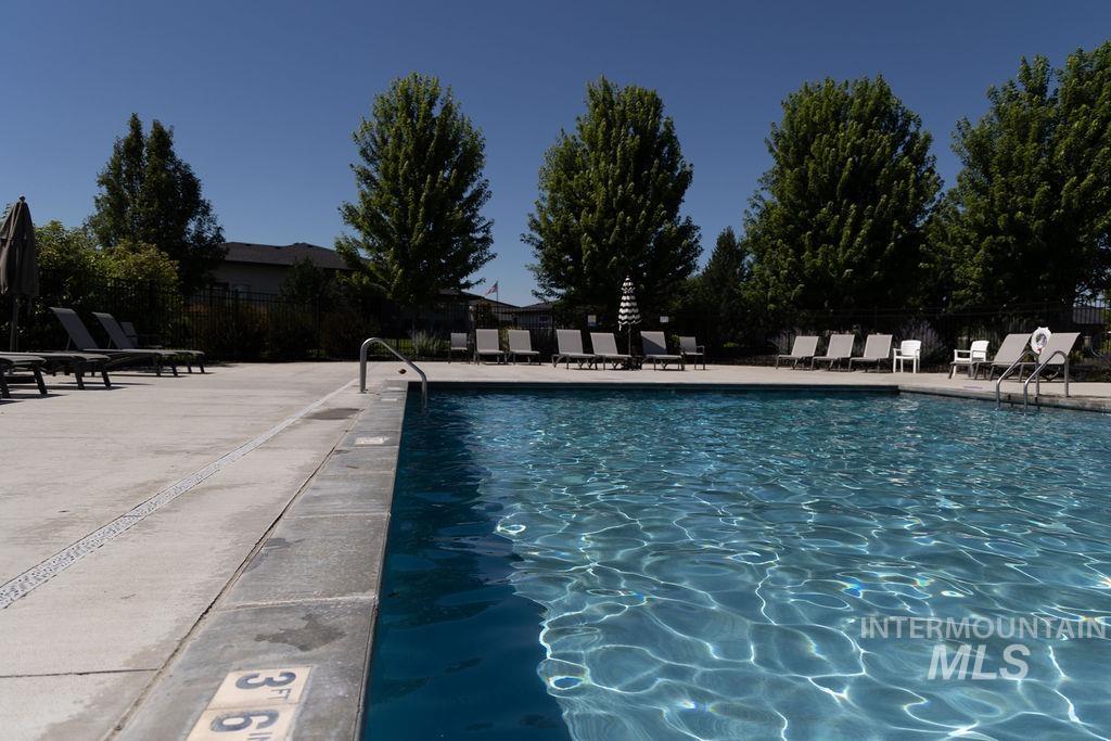 2046 S Hills Ave, Meridian, Idaho 83642, 2 Bedrooms, 2 Bathrooms, Residential For Sale, Price $424,900,MLS 98997175