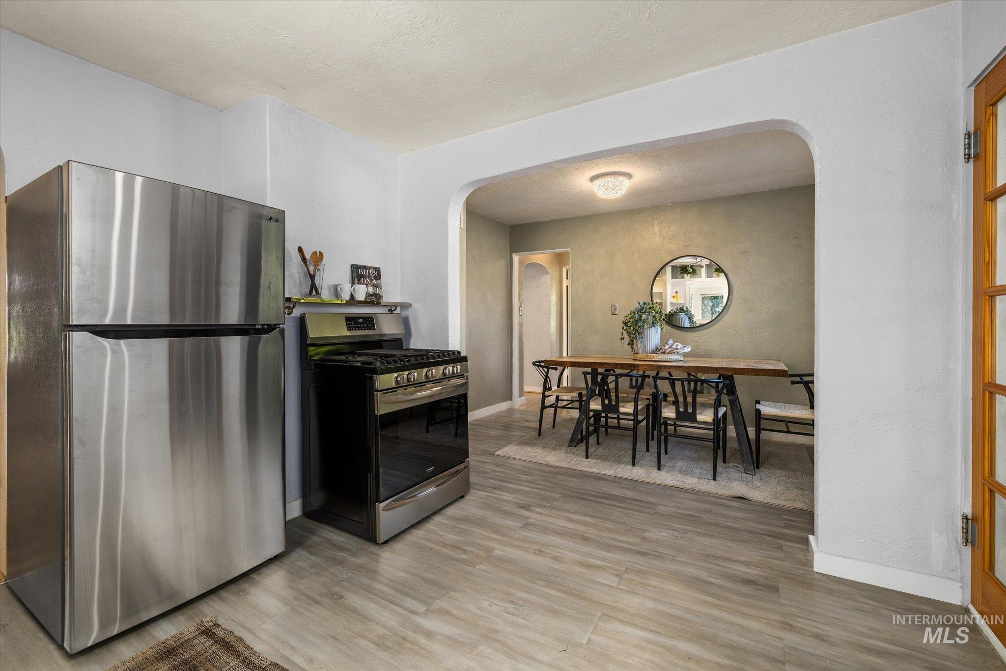 5712 W Castle Drive, Boise, Idaho 83703, 2 Bedrooms, 1 Bathroom, Residential For Sale, Price $449,000,MLS 98997176