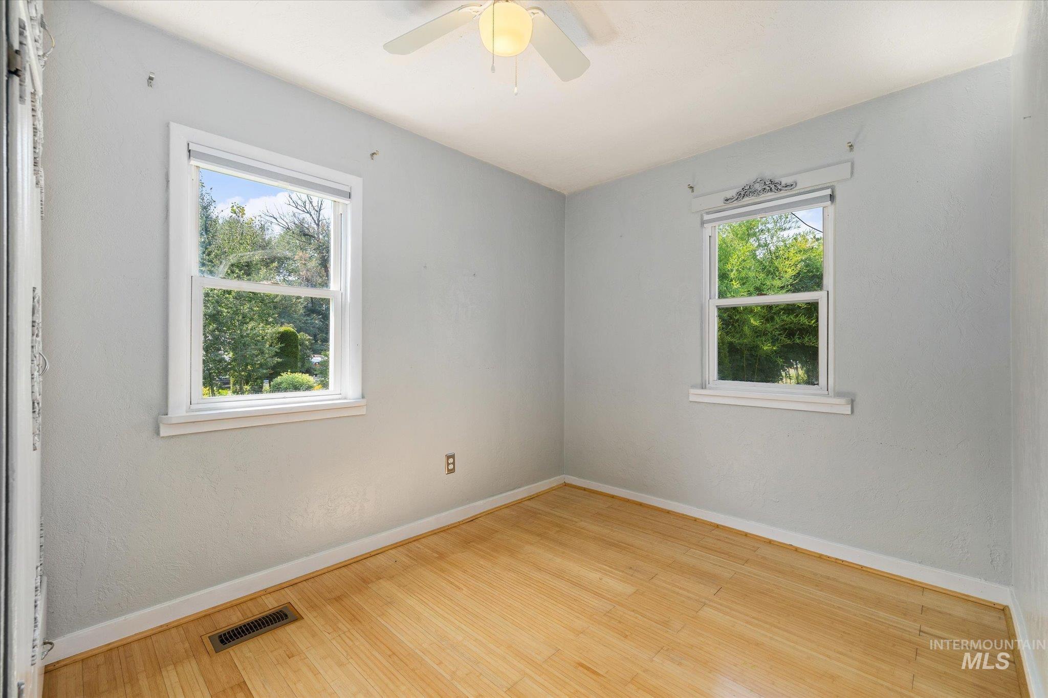 5712 W Castle Drive, Boise, Idaho 83638, 2 Bedrooms, 1 Bathroom, Residential For Sale, Price $479,000,MLS 98997176