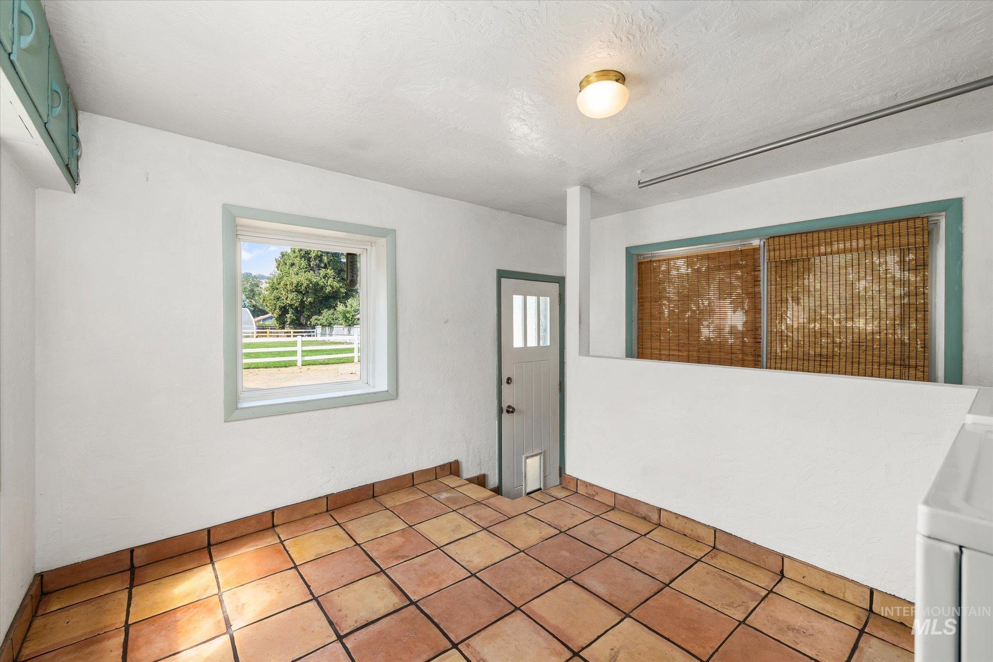 5712 W Castle Drive, Boise, Idaho 83638, 2 Bedrooms, 1 Bathroom, Residential For Sale, Price $479,000,MLS 98997176