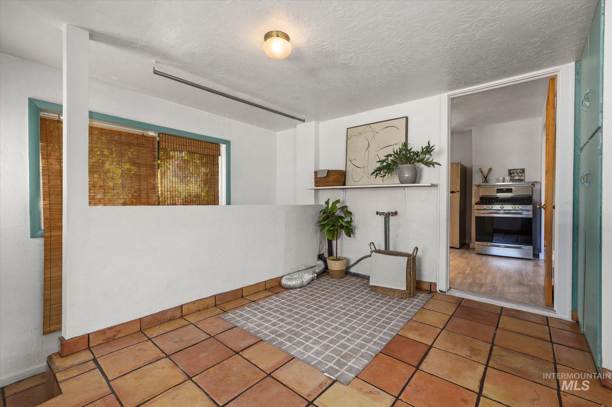 5712 W Castle Drive, Boise, Idaho 83703, 2 Bedrooms, 1 Bathroom, Residential For Sale, Price $449,000,MLS 98997176