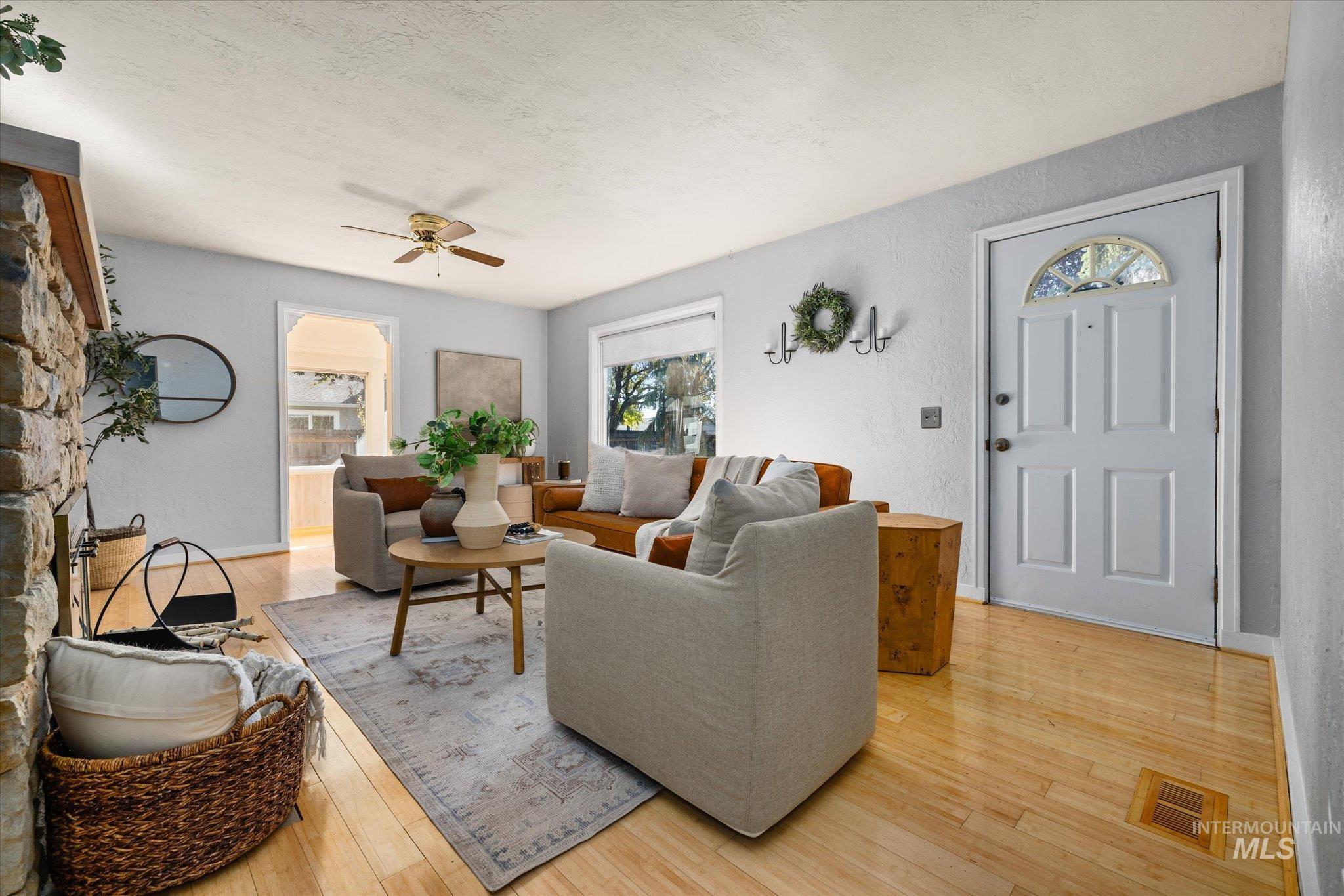 5712 W Castle Drive, Boise, Idaho 83703, 2 Bedrooms, 1 Bathroom, Residential For Sale, Price $449,000,MLS 98997176