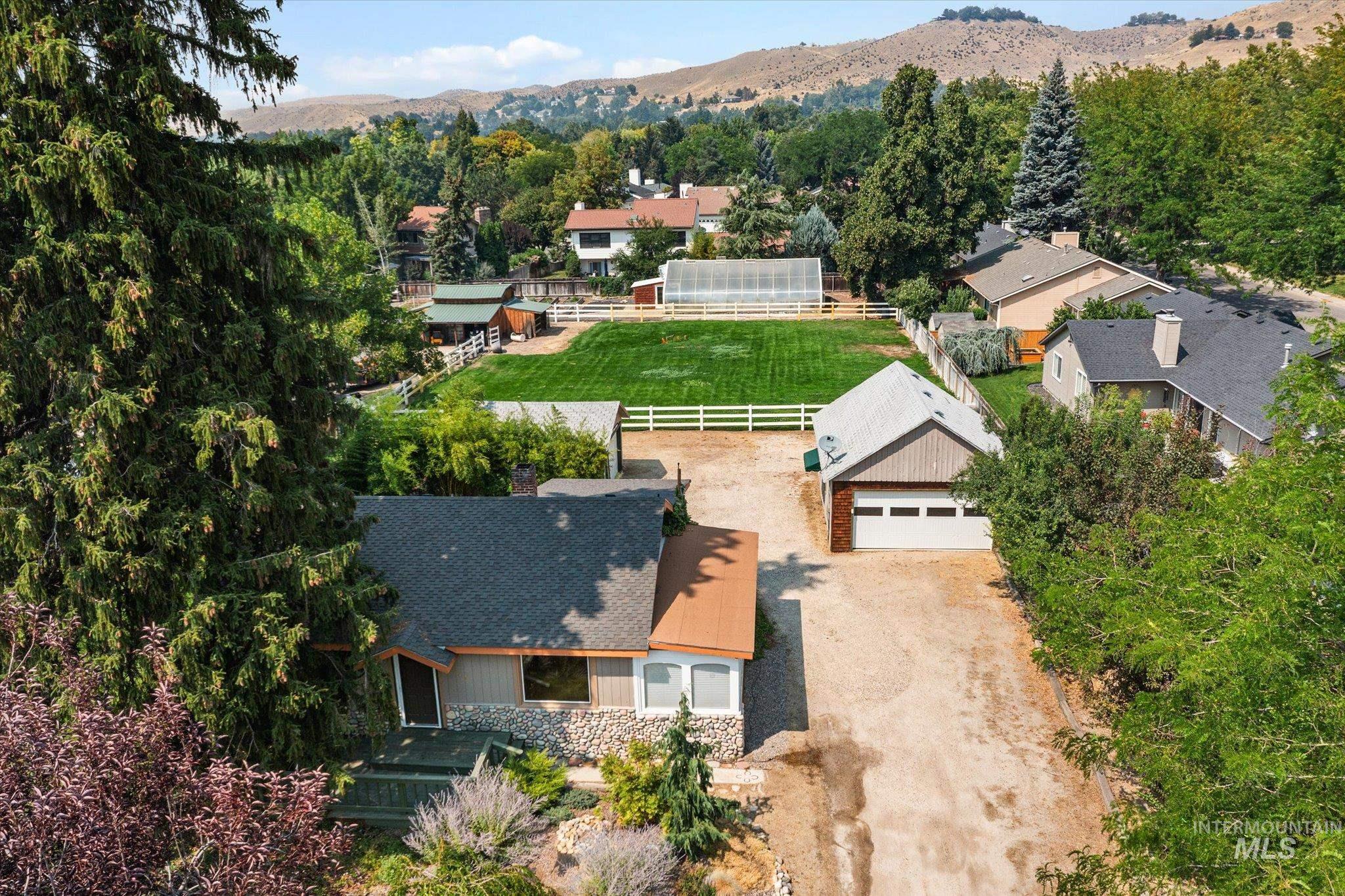 5712 W Castle Drive, Boise, Idaho 83638, 2 Bedrooms, 1 Bathroom, Residential For Sale, Price $479,000,MLS 98997176