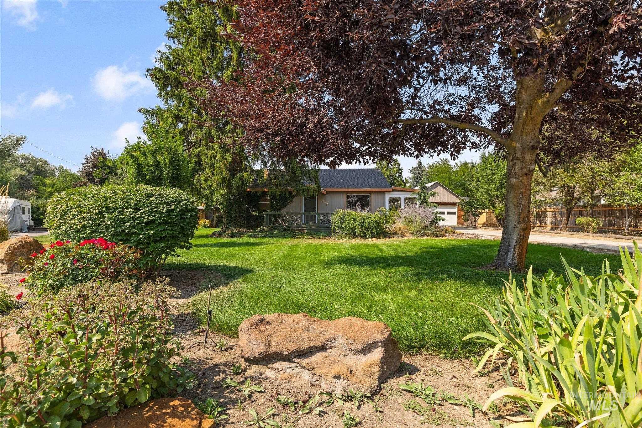 5712 W Castle Drive, Boise, Idaho 83638, 2 Bedrooms, 1 Bathroom, Residential For Sale, Price $479,000,MLS 98997176