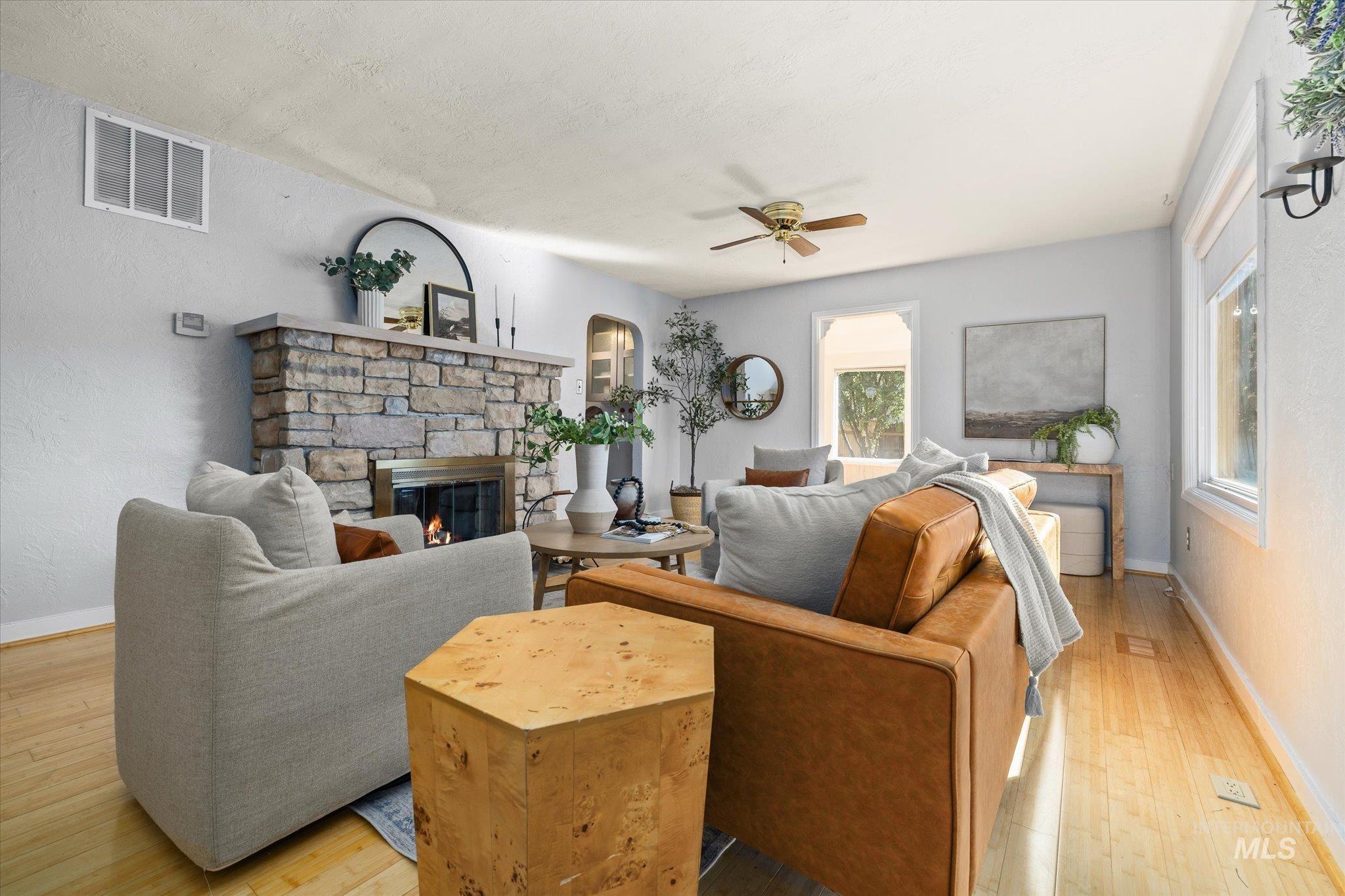 5712 W Castle Drive, Boise, Idaho 83703, 2 Bedrooms, 1 Bathroom, Residential For Sale, Price $449,000,MLS 98997176