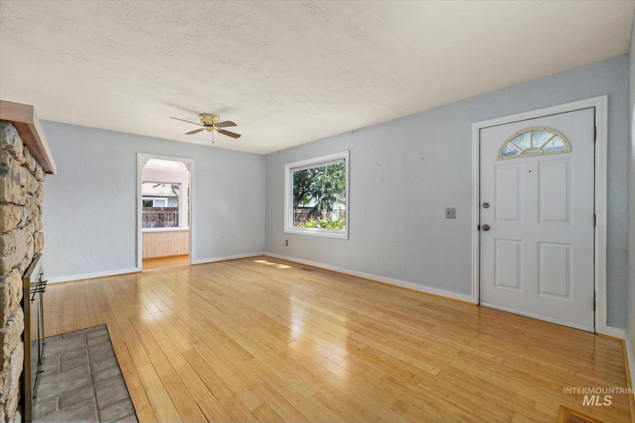 5712 W Castle Drive, Boise, Idaho 83638, 2 Bedrooms, 1 Bathroom, Residential For Sale, Price $479,000,MLS 98997176