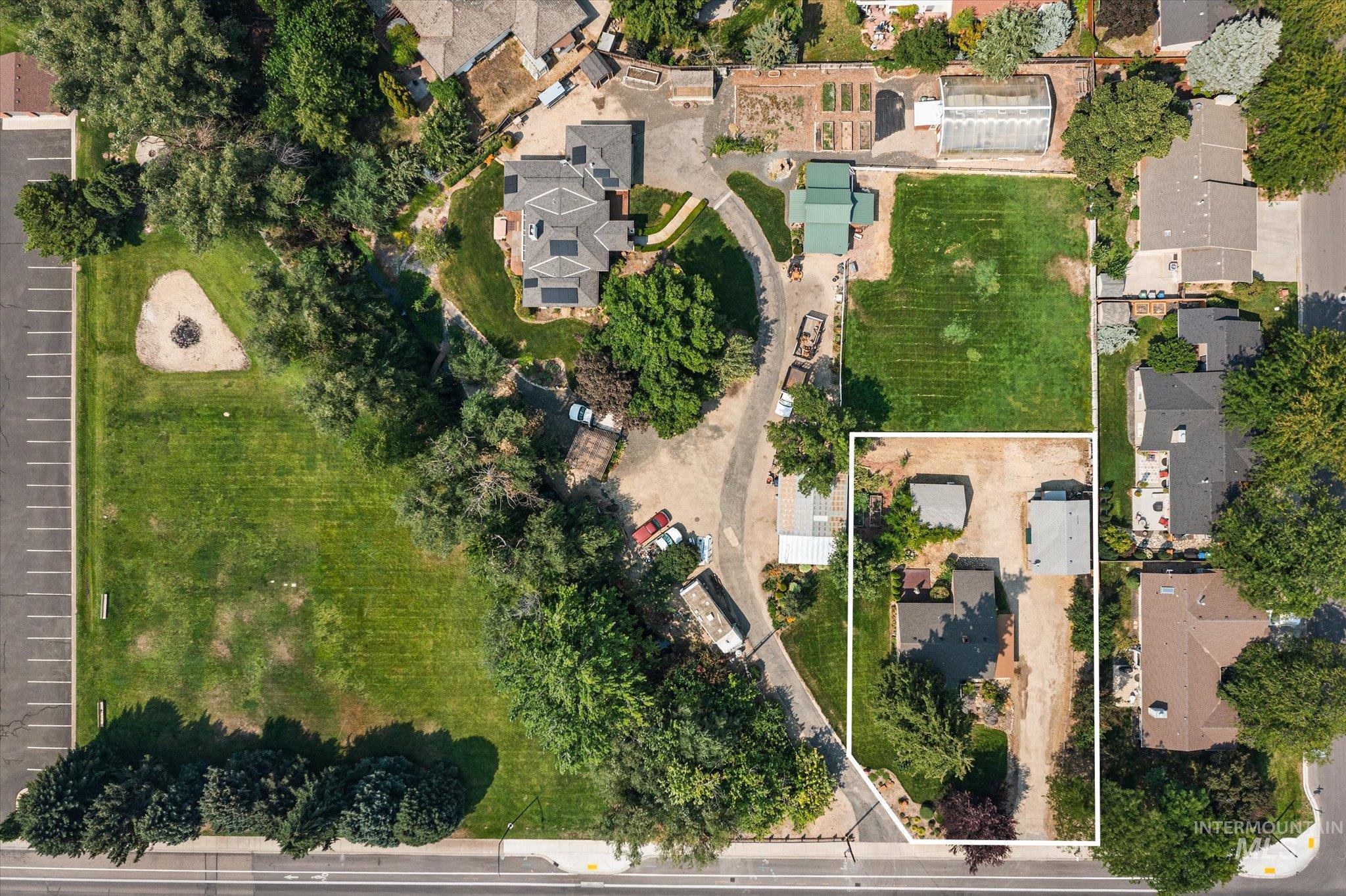 5712 W Castle Drive, Boise, Idaho 83638, 2 Bedrooms, 1 Bathroom, Residential For Sale, Price $479,000,MLS 98997176