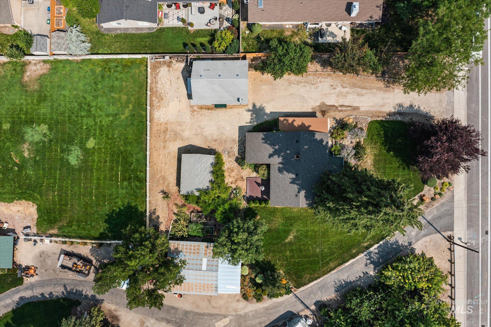 5712 W Castle Drive, Boise, Idaho 83638, 2 Bedrooms, 1 Bathroom, Residential For Sale, Price $479,000,MLS 98997176