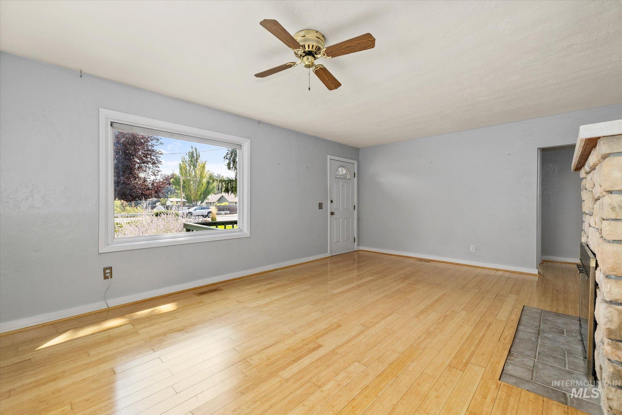 5712 W Castle Drive, Boise, Idaho 83638, 2 Bedrooms, 1 Bathroom, Residential For Sale, Price $479,000,MLS 98997176