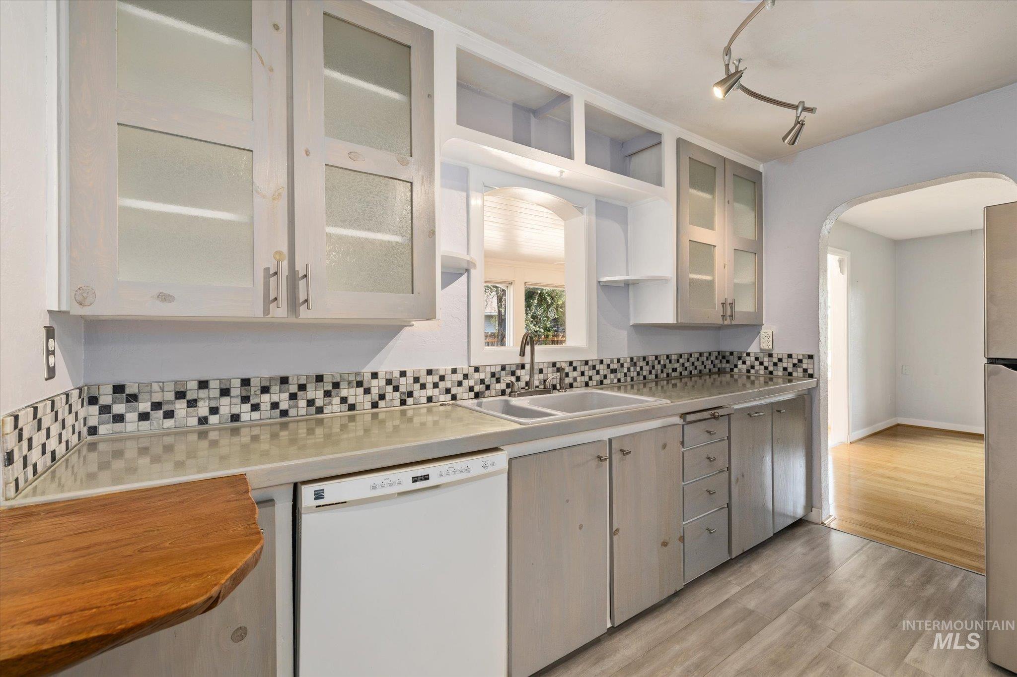 5712 W Castle Drive, Boise, Idaho 83638, 2 Bedrooms, 1 Bathroom, Residential For Sale, Price $479,000,MLS 98997176