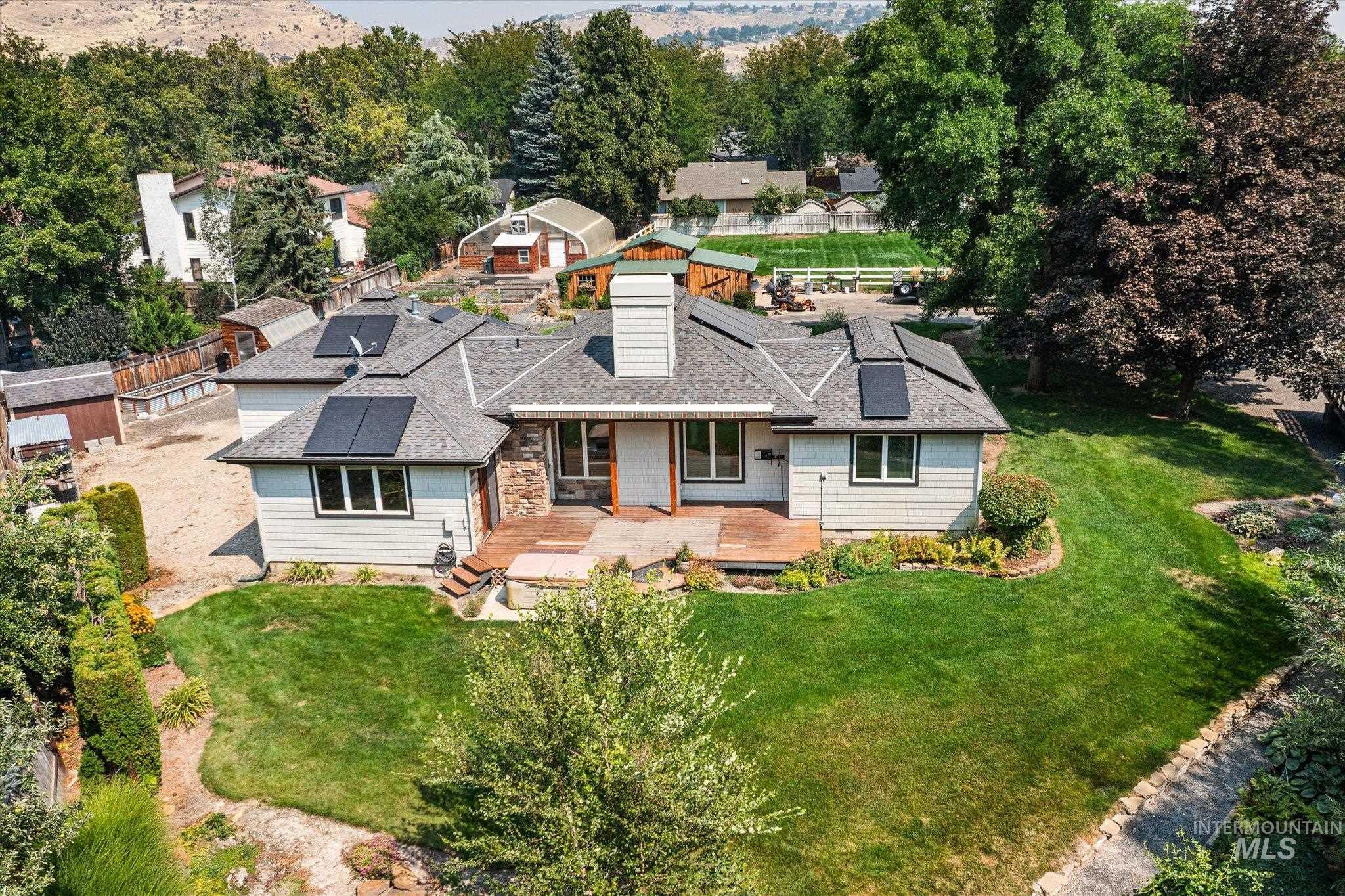 5810 W Castle Drive, Boise, Idaho 83703, 3 Bedrooms, 2 Bathrooms, Residential For Sale, Price $899,000,MLS 98997177