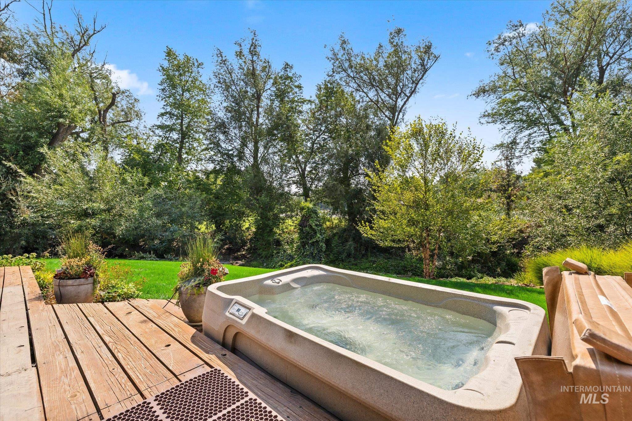 5810 W Castle Drive, Boise, Idaho 83703, 3 Bedrooms, 2 Bathrooms, Residential For Sale, Price $899,000,MLS 98997177