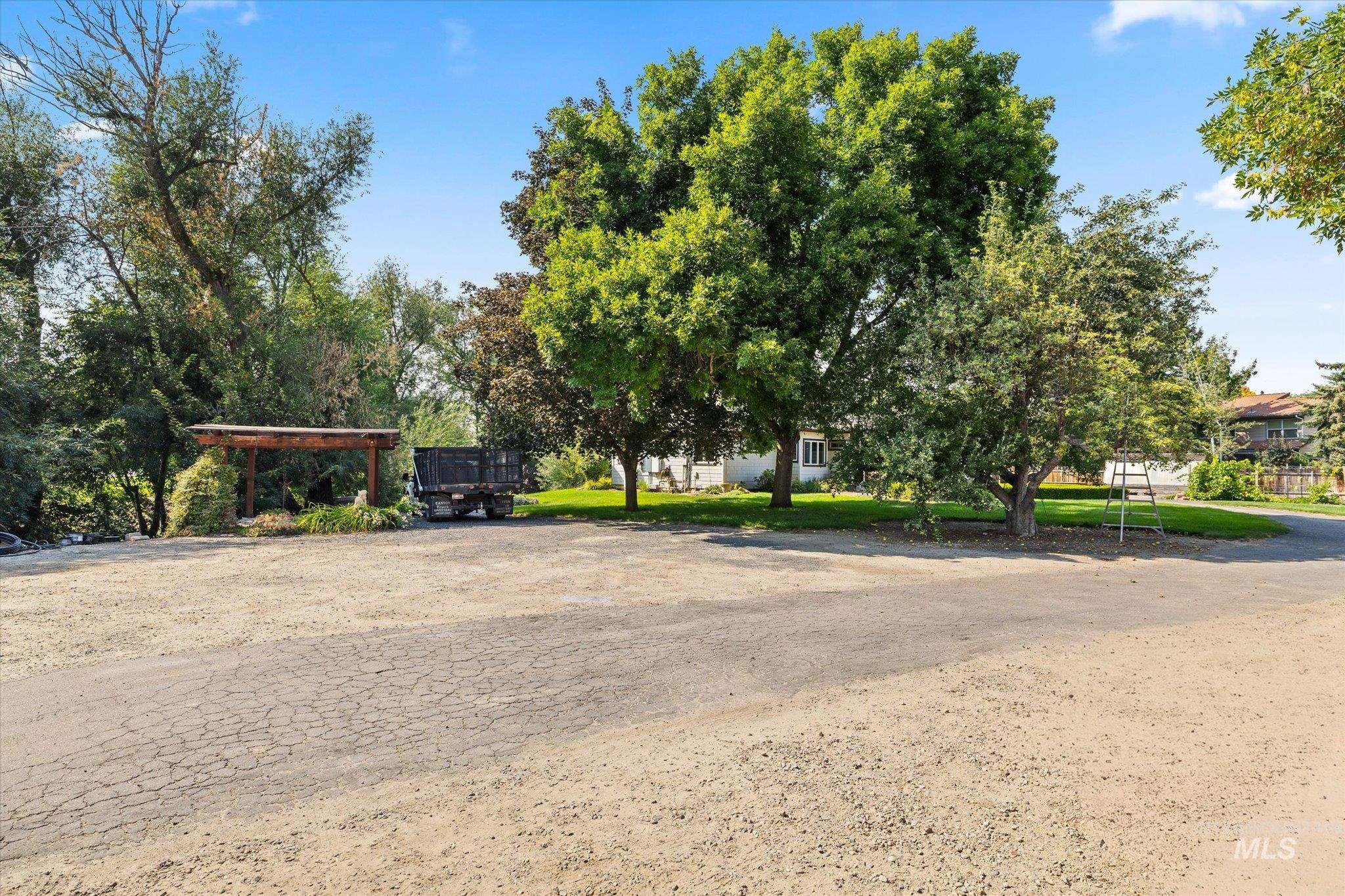 5810 W Castle Drive, Boise, Idaho 83703, 3 Bedrooms, 2 Bathrooms, Residential For Sale, Price $899,000,MLS 98997177
