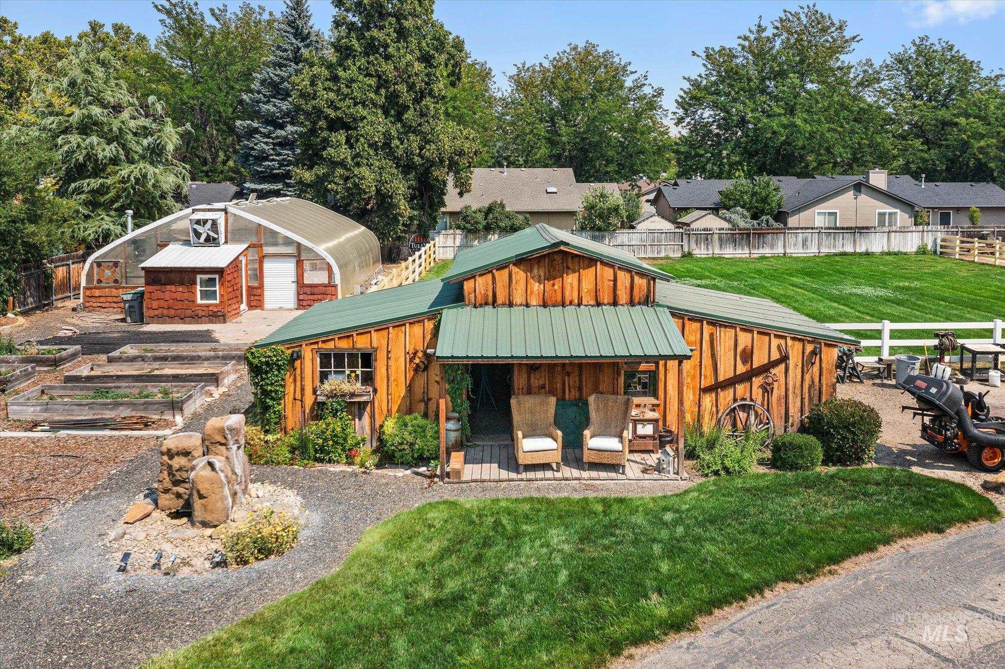 5810 W Castle Drive, Boise, Idaho 83703, 3 Bedrooms, 2 Bathrooms, Residential For Sale, Price $899,000,MLS 98997177