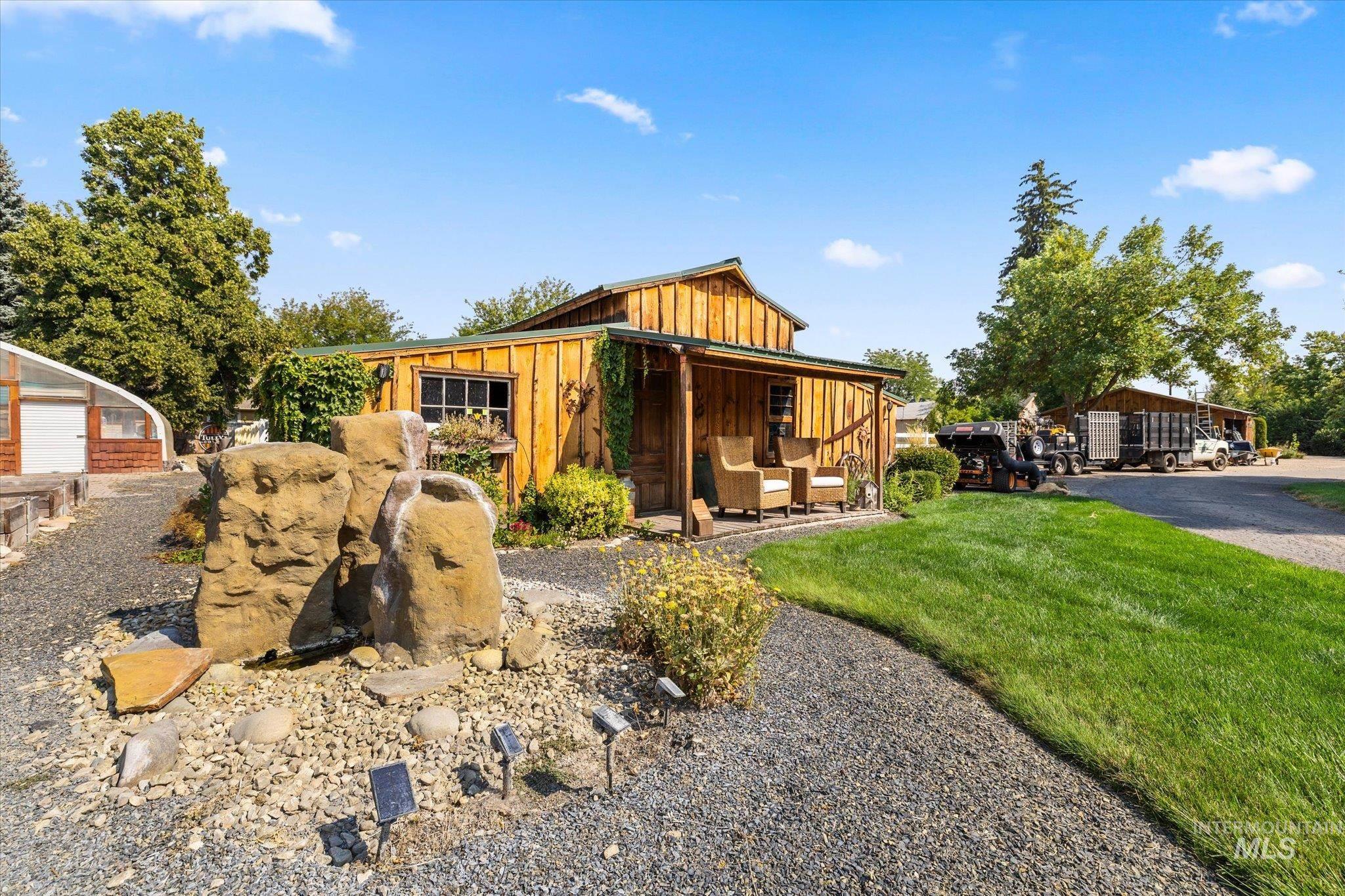 5810 W Castle Drive, Boise, Idaho 83703, 3 Bedrooms, 2 Bathrooms, Residential For Sale, Price $899,000,MLS 98997177