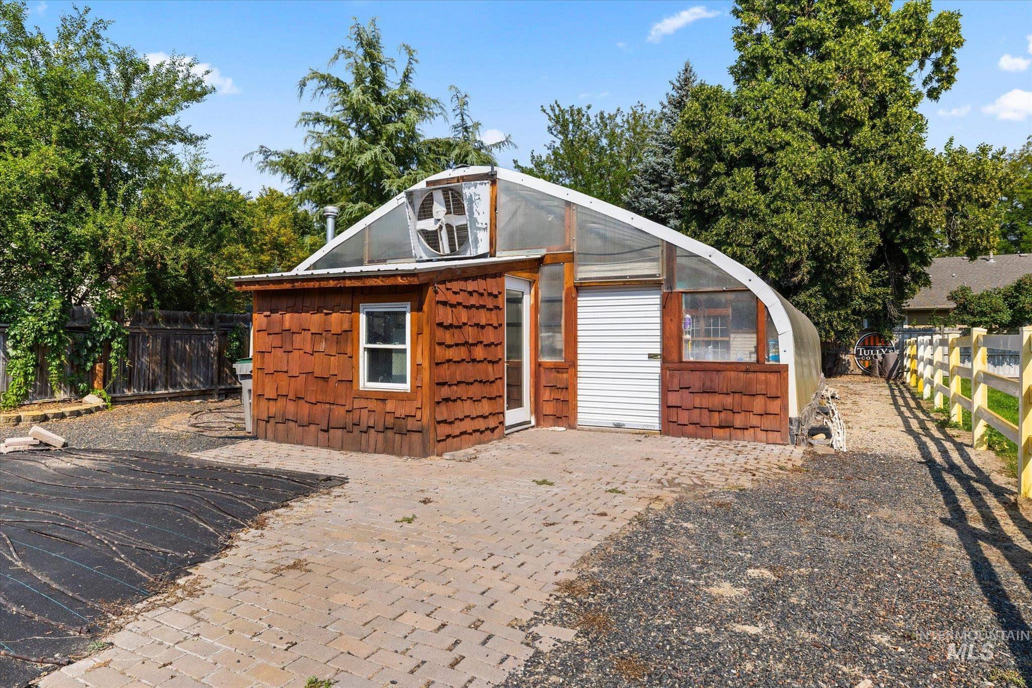 5810 W Castle Drive, Boise, Idaho 83703, 3 Bedrooms, 2 Bathrooms, Residential For Sale, Price $899,000,MLS 98997177