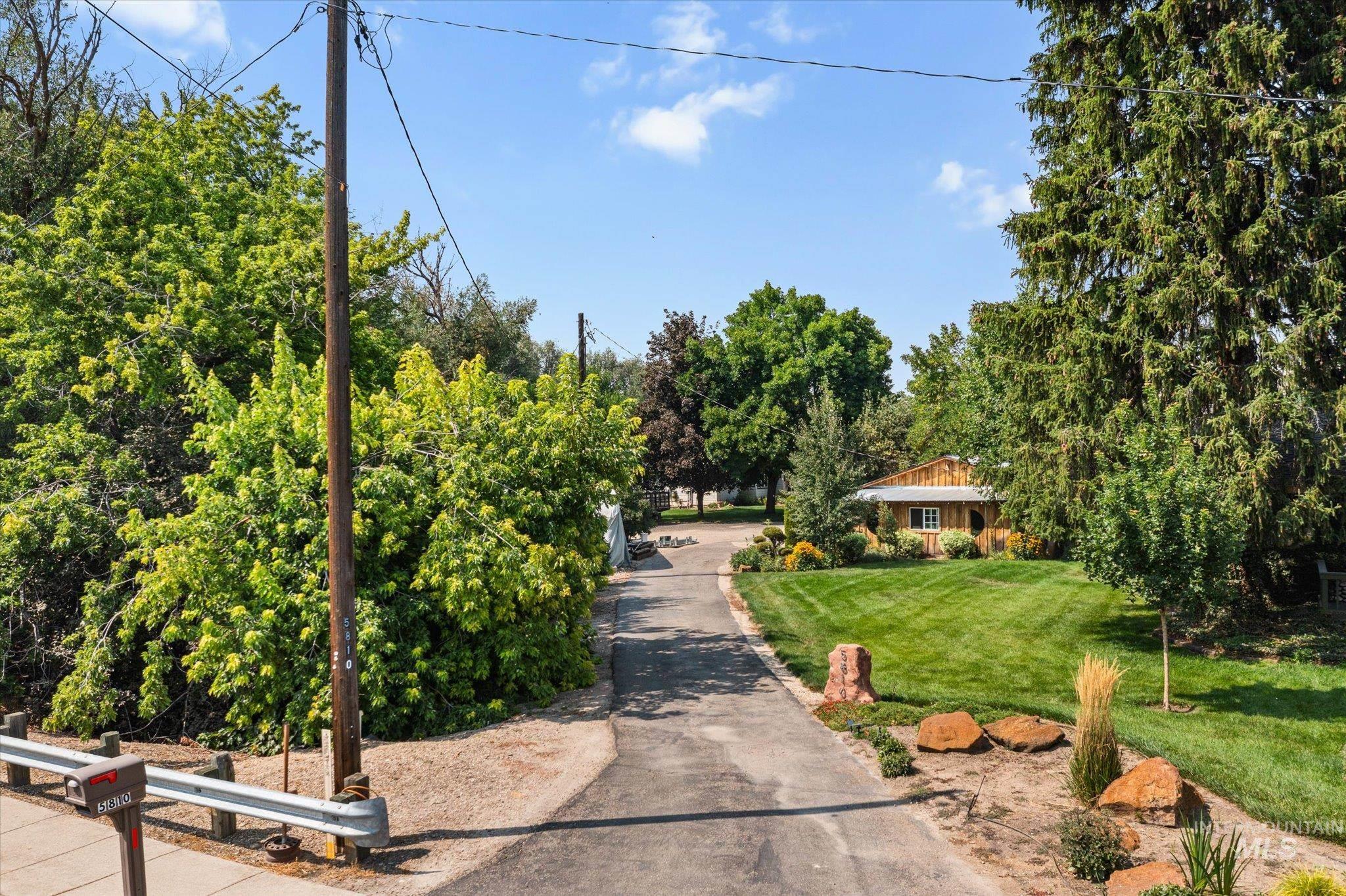 5810 W Castle Drive, Boise, Idaho 83703, 3 Bedrooms, 2 Bathrooms, Residential For Sale, Price $899,000,MLS 98997177
