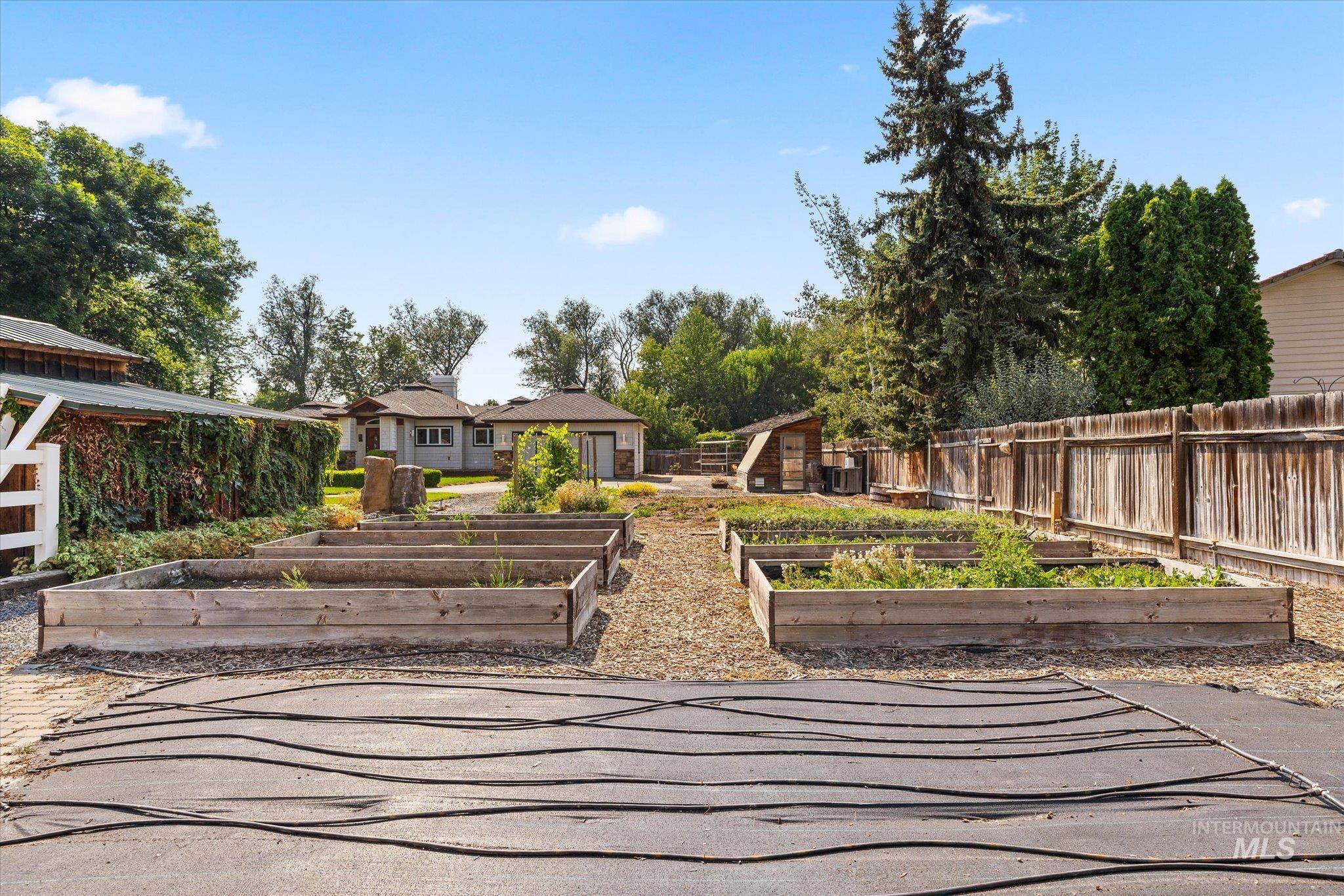 5810 W Castle Drive, Boise, Idaho 83703, 3 Bedrooms, 2 Bathrooms, Residential For Sale, Price $899,000,MLS 98997177