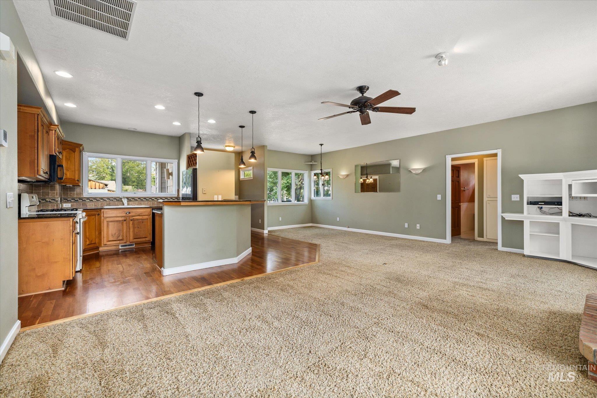 5810 W Castle Drive, Boise, Idaho 83703, 3 Bedrooms, 2 Bathrooms, Residential For Sale, Price $899,000,MLS 98997177