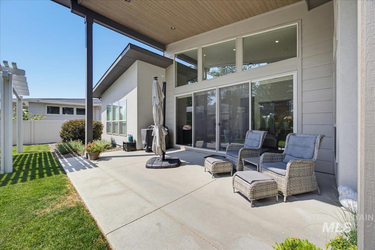 514 W Carnelian Lane, Eagle, Idaho 83616, 3 Bedrooms, 2 Bathrooms, Residential For Sale, Price $814,950, 98997181