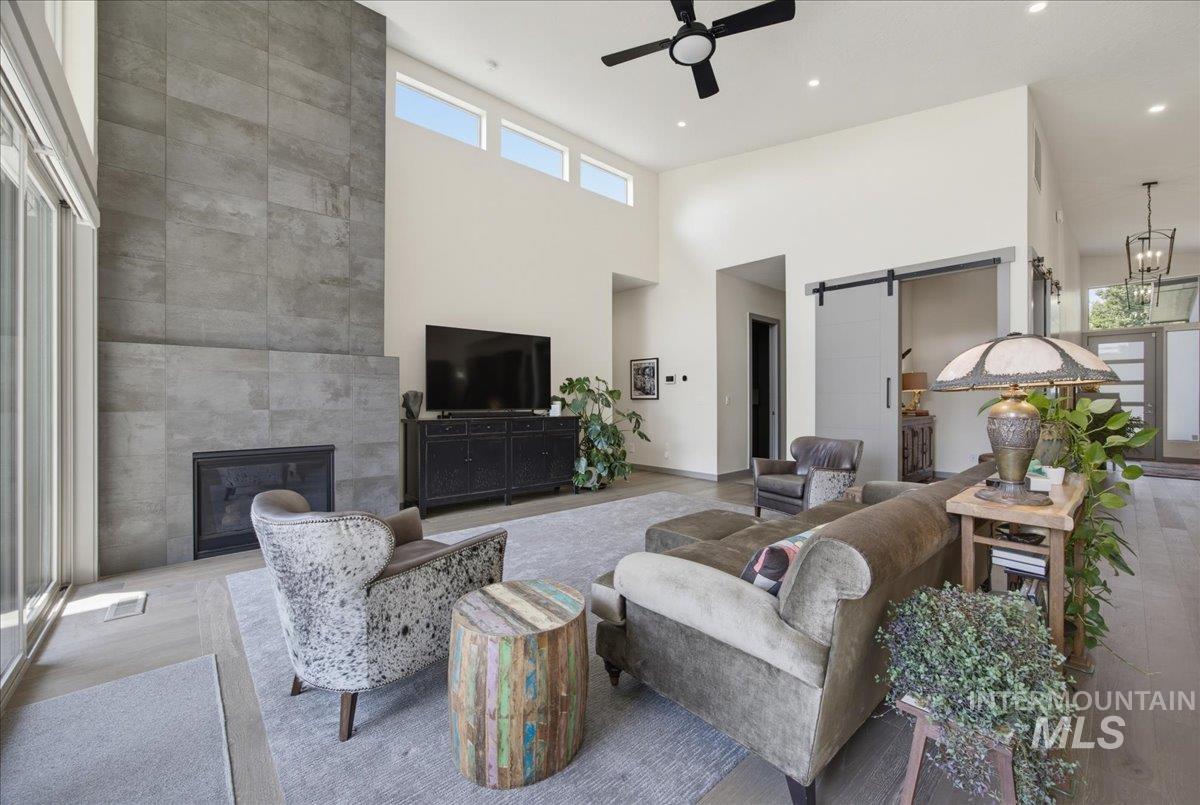 514 W Carnelian Lane, Eagle, Idaho 83616, 3 Bedrooms, 2 Bathrooms, Residential For Sale, Price $814,950, 98997181