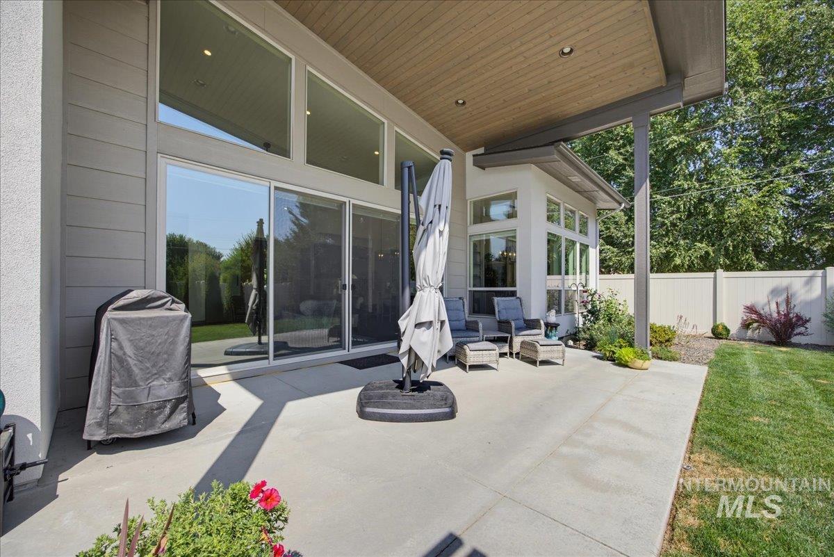 514 W Carnelian Lane, Eagle, Idaho 83616, 3 Bedrooms, 2 Bathrooms, Residential For Sale, Price $814,950, 98997181