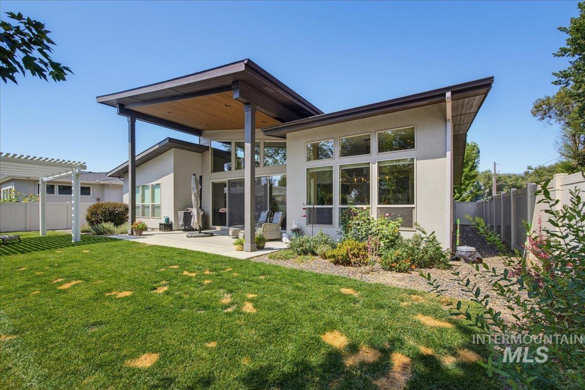 514 W Carnelian Lane, Eagle, Idaho 83616, 3 Bedrooms, 2 Bathrooms, Residential For Sale, Price $814,950, 98997181