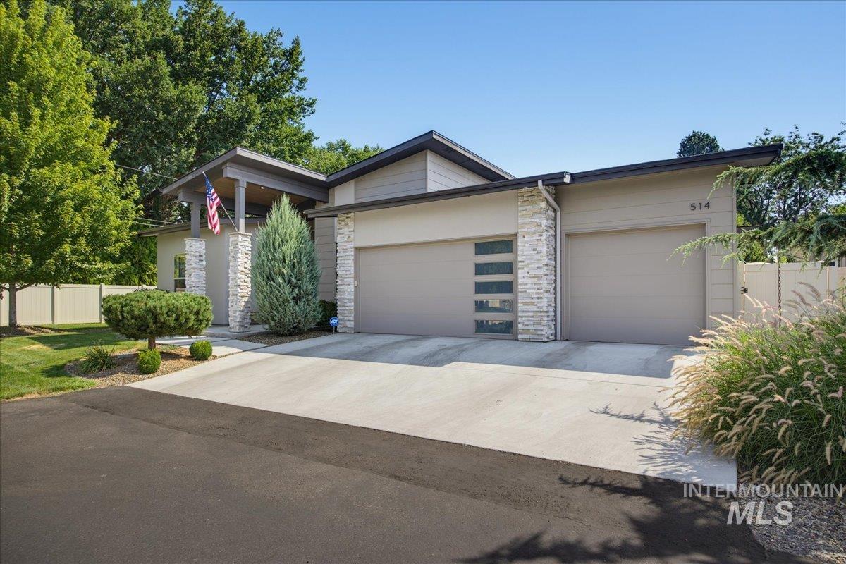 514 W Carnelian Lane, Eagle, Idaho 83616, 3 Bedrooms, 2 Bathrooms, Residential For Sale, Price $814,950, 98997181