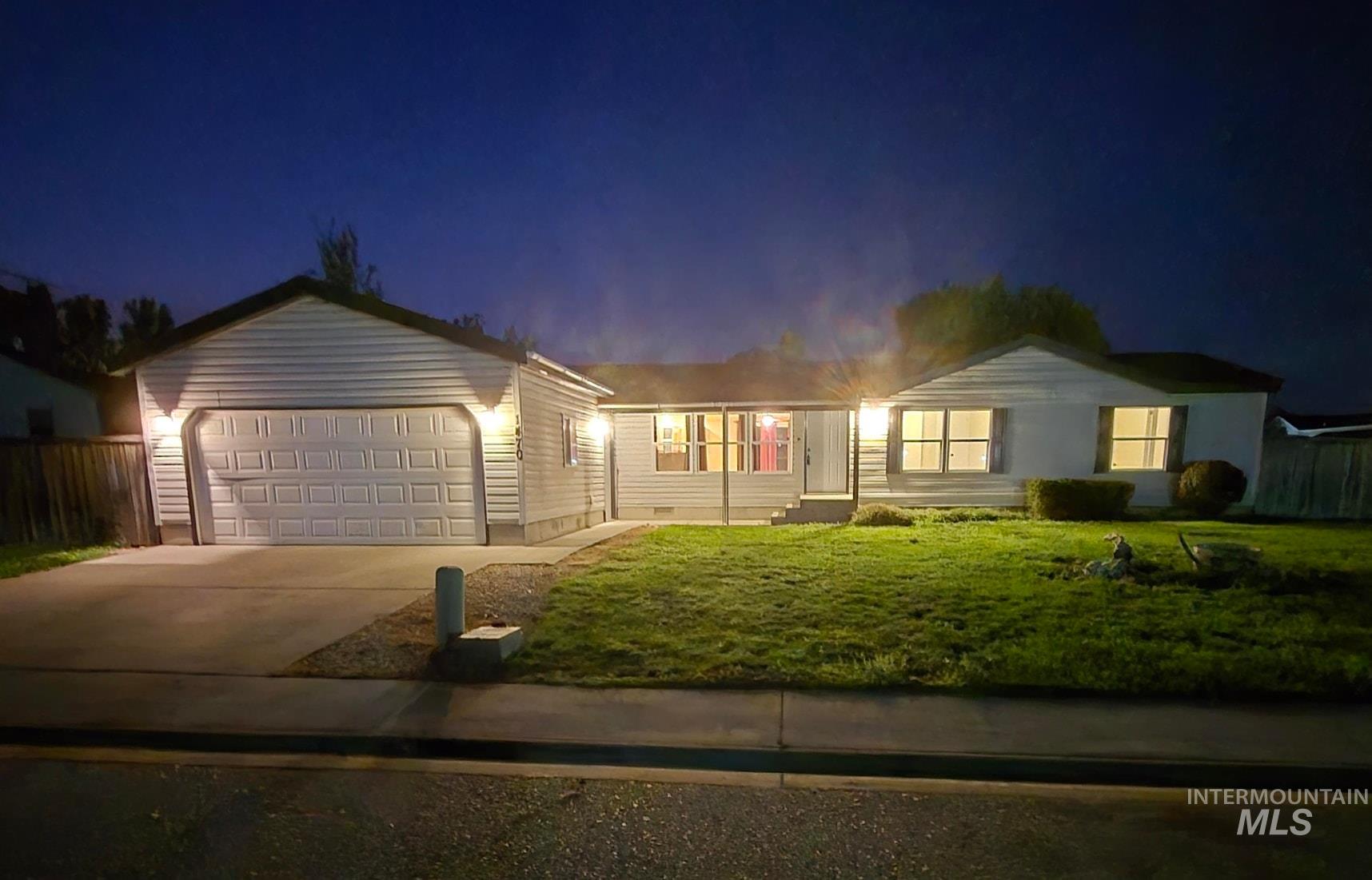 1470 Windmere Dr, Mountain Home, Idaho 83647, 4 Bedrooms, 2 Bathrooms, Residential For Sale, Price $358,000, 98997183
