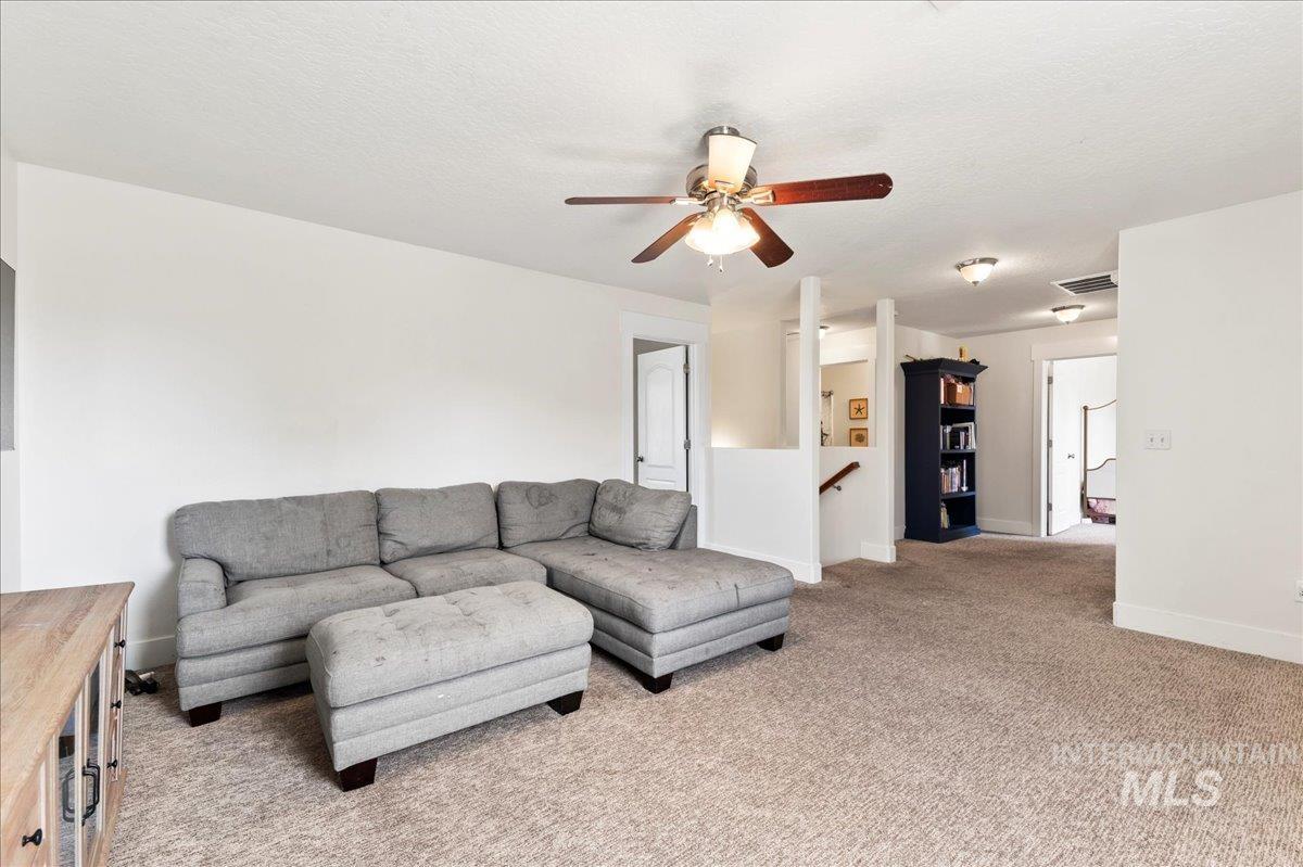 335 E Willowcreek Dr, Middleton, Idaho 83644, 3 Bedrooms, 2.5 Bathrooms, Residential For Sale, Price $419,990,MLS 98997185