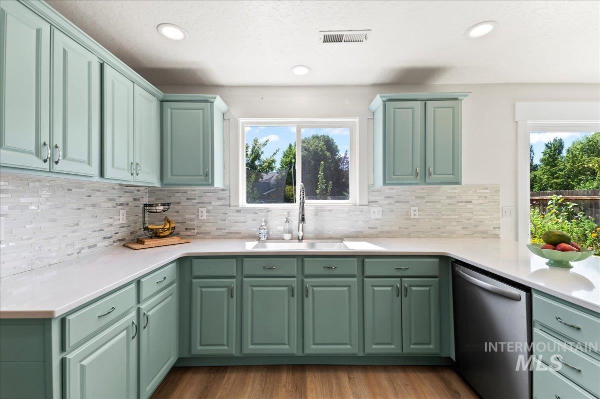 335 E Willowcreek Dr, Middleton, Idaho 83644, 3 Bedrooms, 2.5 Bathrooms, Residential For Sale, Price $419,990,MLS 98997185
