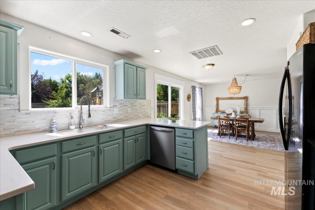 335 E Willowcreek Dr, Middleton, Idaho 83644, 3 Bedrooms, 2.5 Bathrooms, Residential For Sale, Price $419,990,MLS 98997185