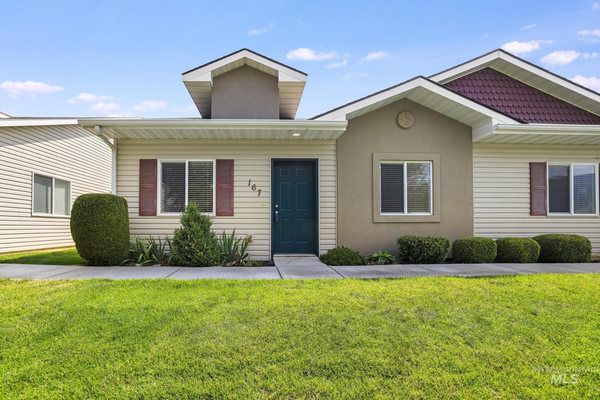 167 New Hampshire Way, Twin Falls, Idaho 83301, 2 Bedrooms, 2 Bathrooms, Residential For Sale, Price $315,000,MLS 98997186