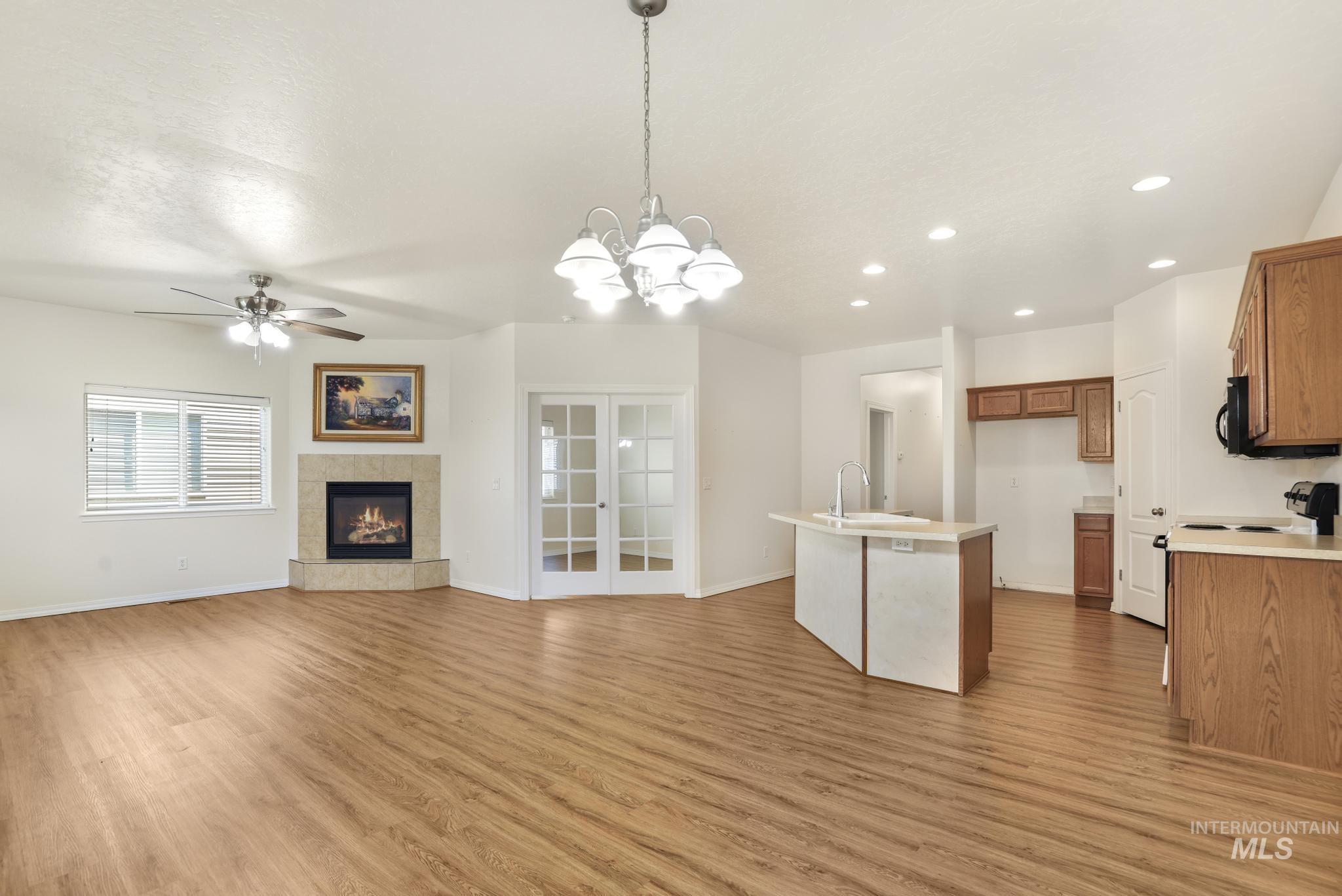 167 New Hampshire Way, Twin Falls, Idaho 83301, 2 Bedrooms, 2 Bathrooms, Residential For Sale, Price $315,000,MLS 98997186