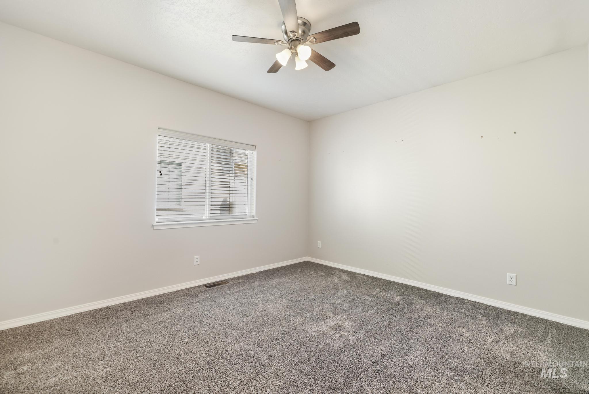 167 New Hampshire Way, Twin Falls, Idaho 83301, 2 Bedrooms, 2 Bathrooms, Residential For Sale, Price $315,000,MLS 98997186
