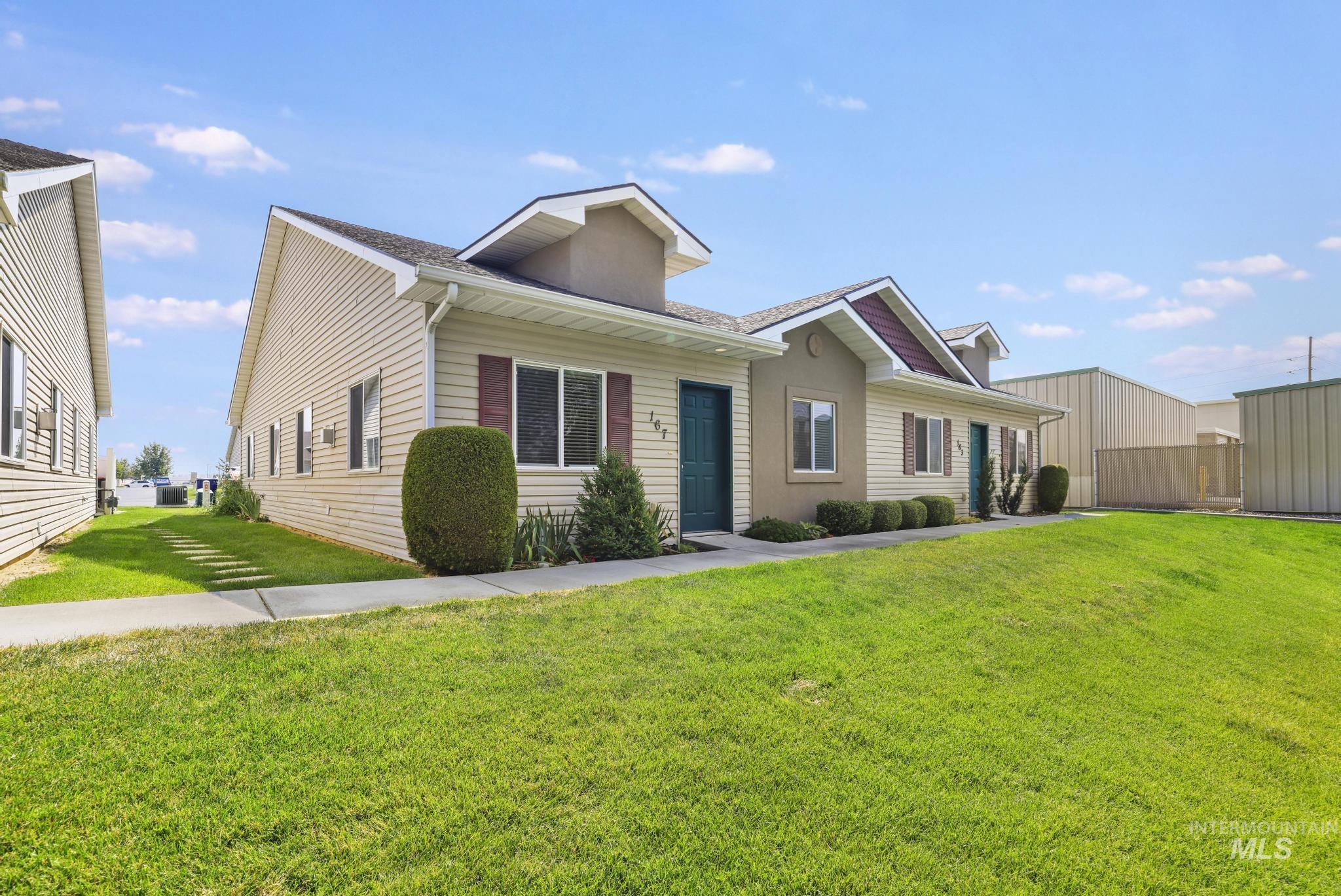 167 New Hampshire Way, Twin Falls, Idaho 83301, 2 Bedrooms, 2 Bathrooms, Residential For Sale, Price $315,000,MLS 98997186